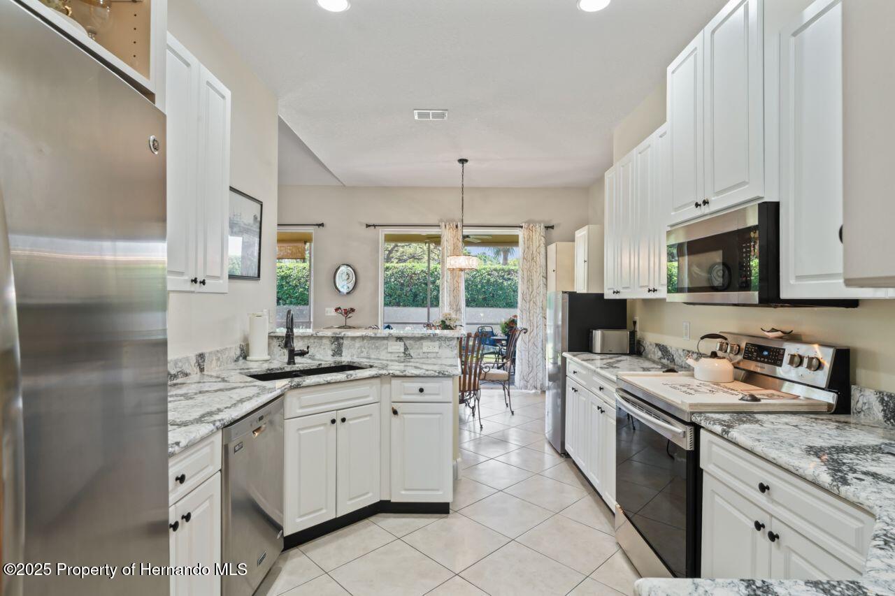 9398 Burnam Drive, Weeki Wachee, Florida image 16