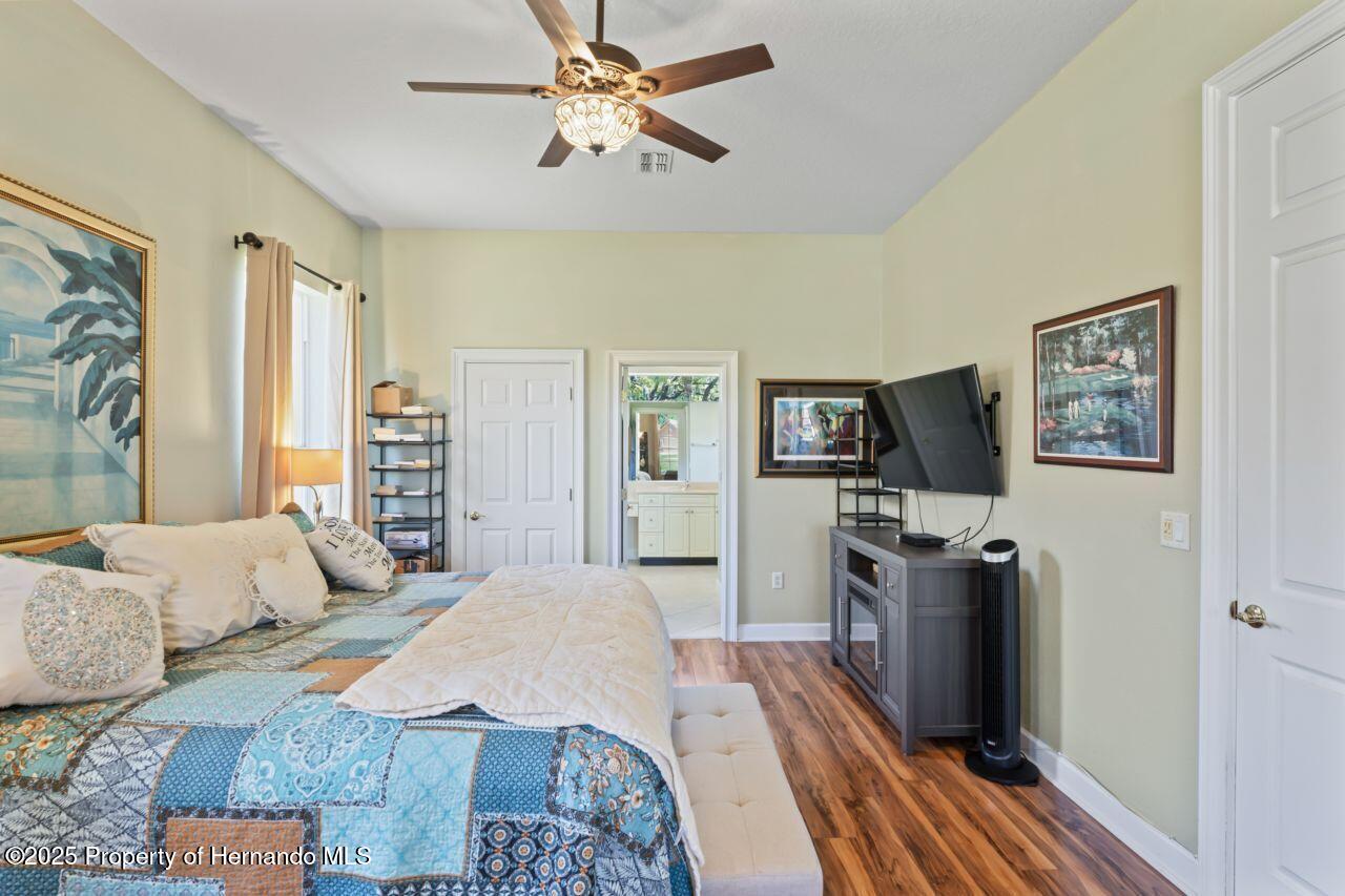 9398 Burnam Drive, Weeki Wachee, Florida image 25