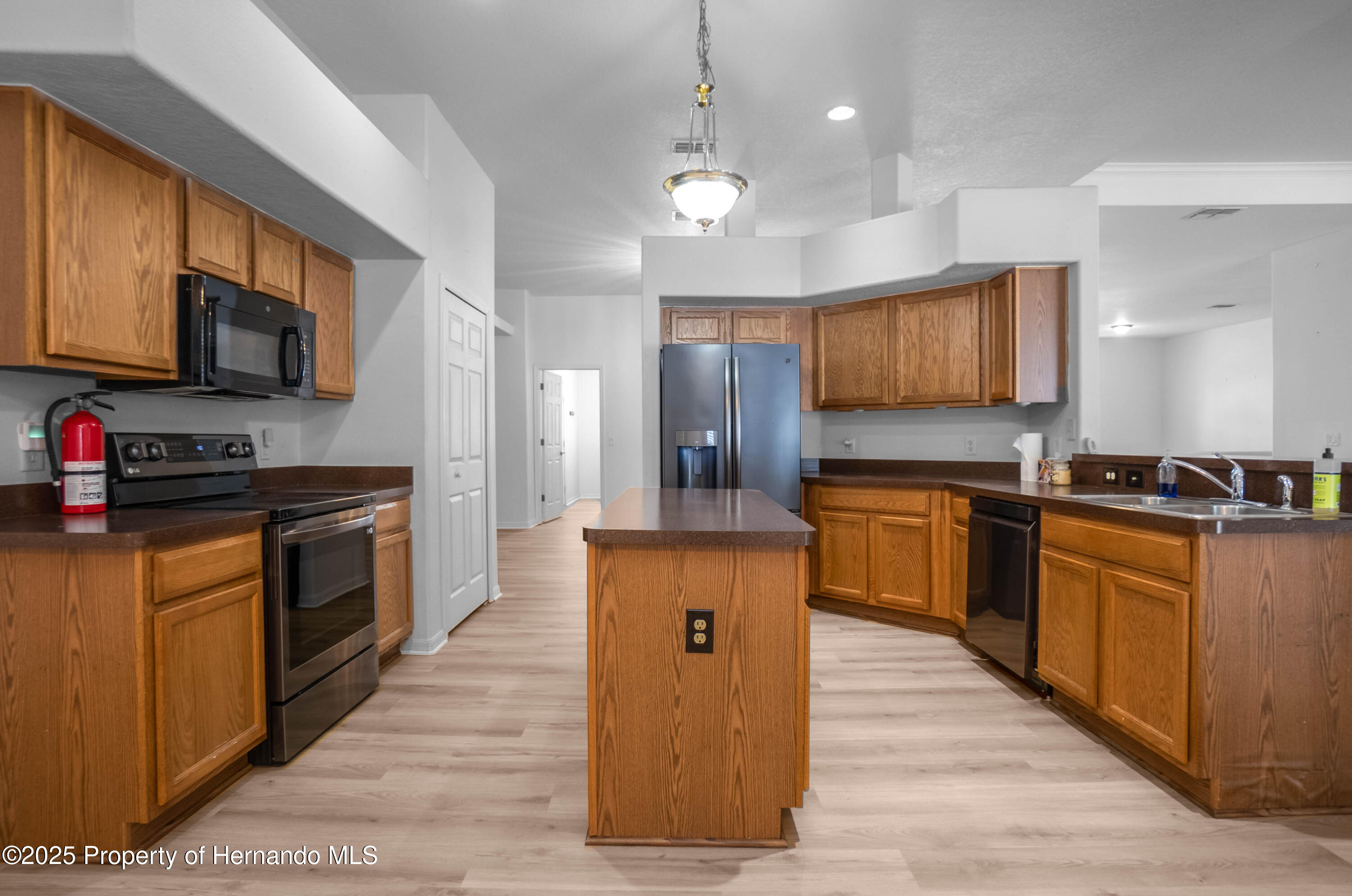 7285 Nightwalker Road, Weeki Wachee, Florida image 16