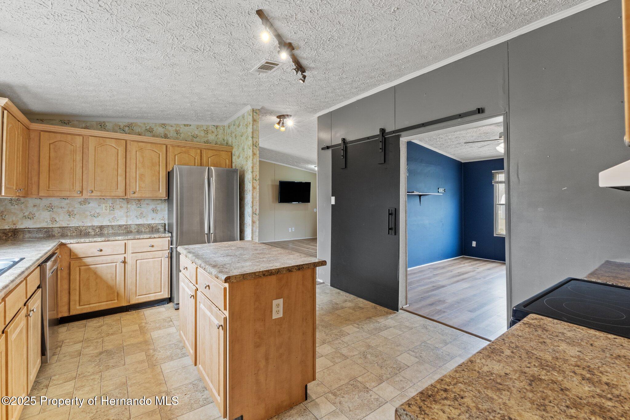 16119 Naples Street, Brooksville, Florida image 4
