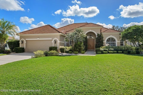 Homes For Sale - 9276 Lake Cypress Loop<br/> Weeki Wachee, FL 34613
