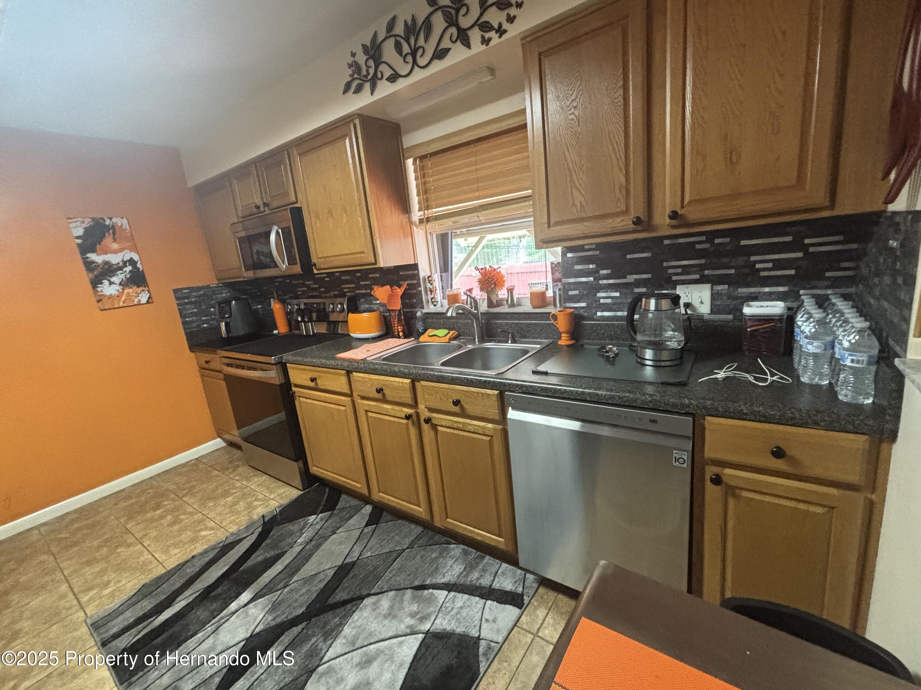 717 Whiteway Drive, Brooksville, Florida image 14