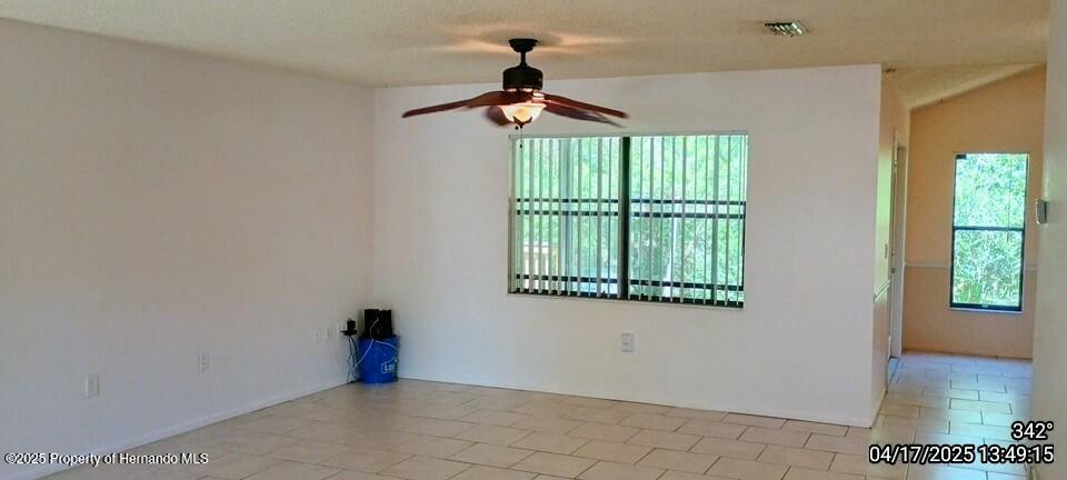 12437 Drayton Drive, Spring Hill, Florida image 22