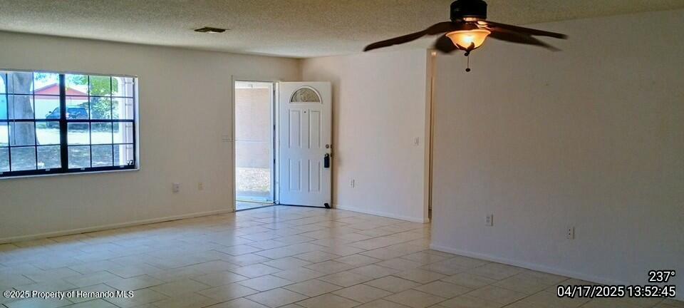 12437 Drayton Drive, Spring Hill, Florida image 21