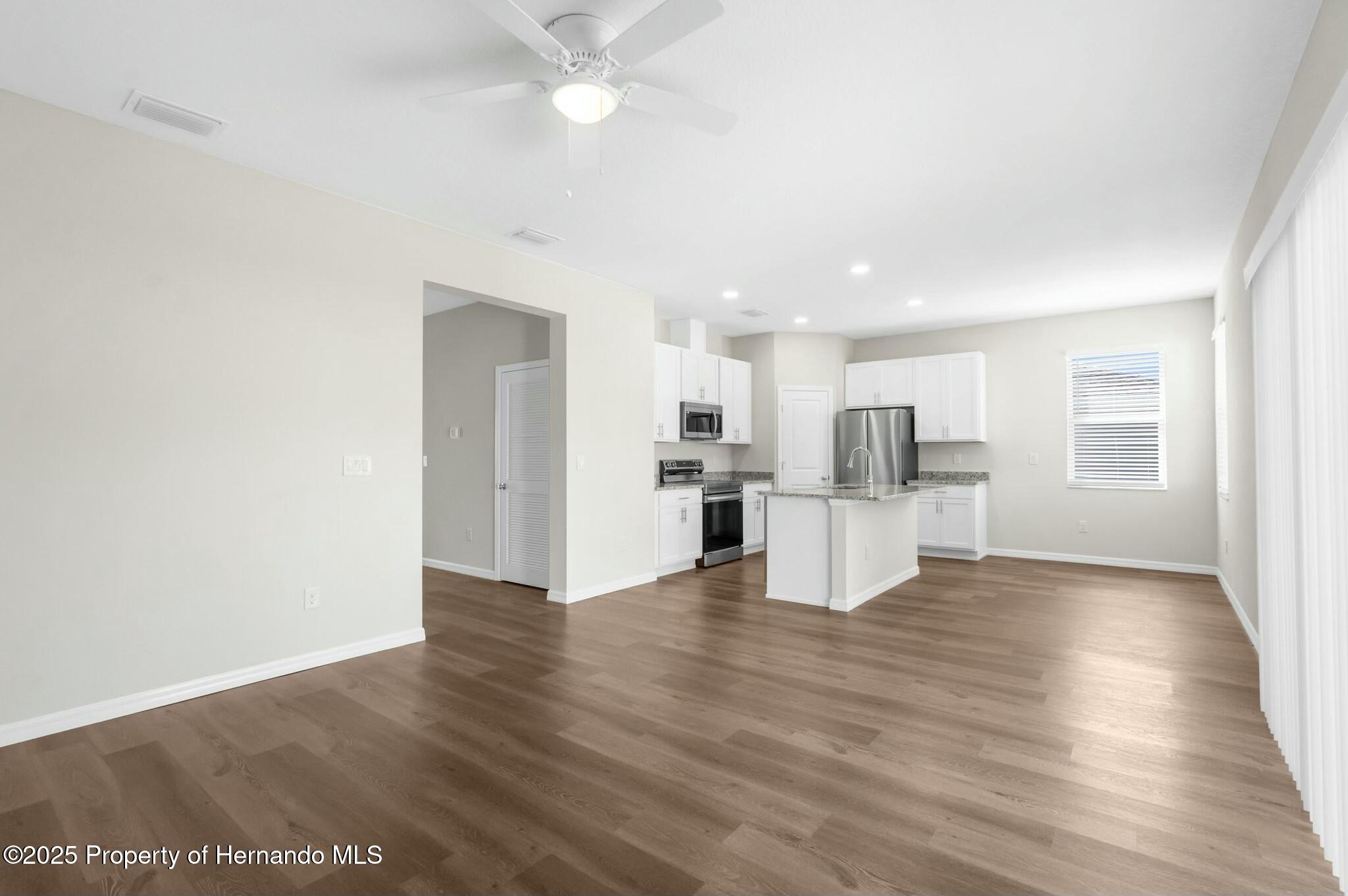 8338 Maybelle Drive, Weeki Wachee, Florida image 19