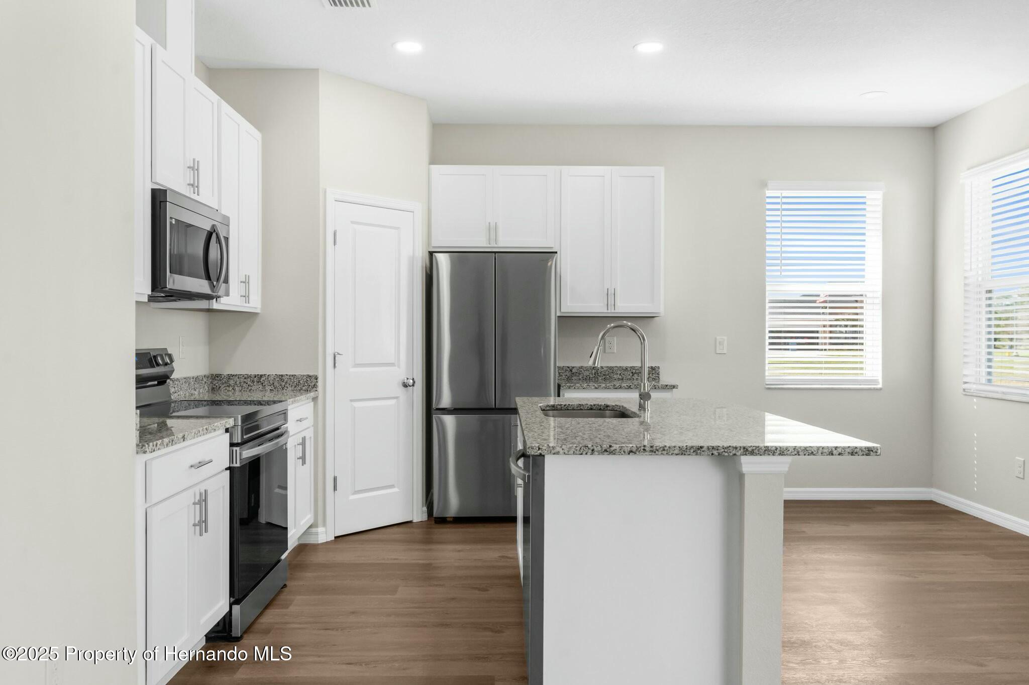 8338 Maybelle Drive, Weeki Wachee, Florida image 14