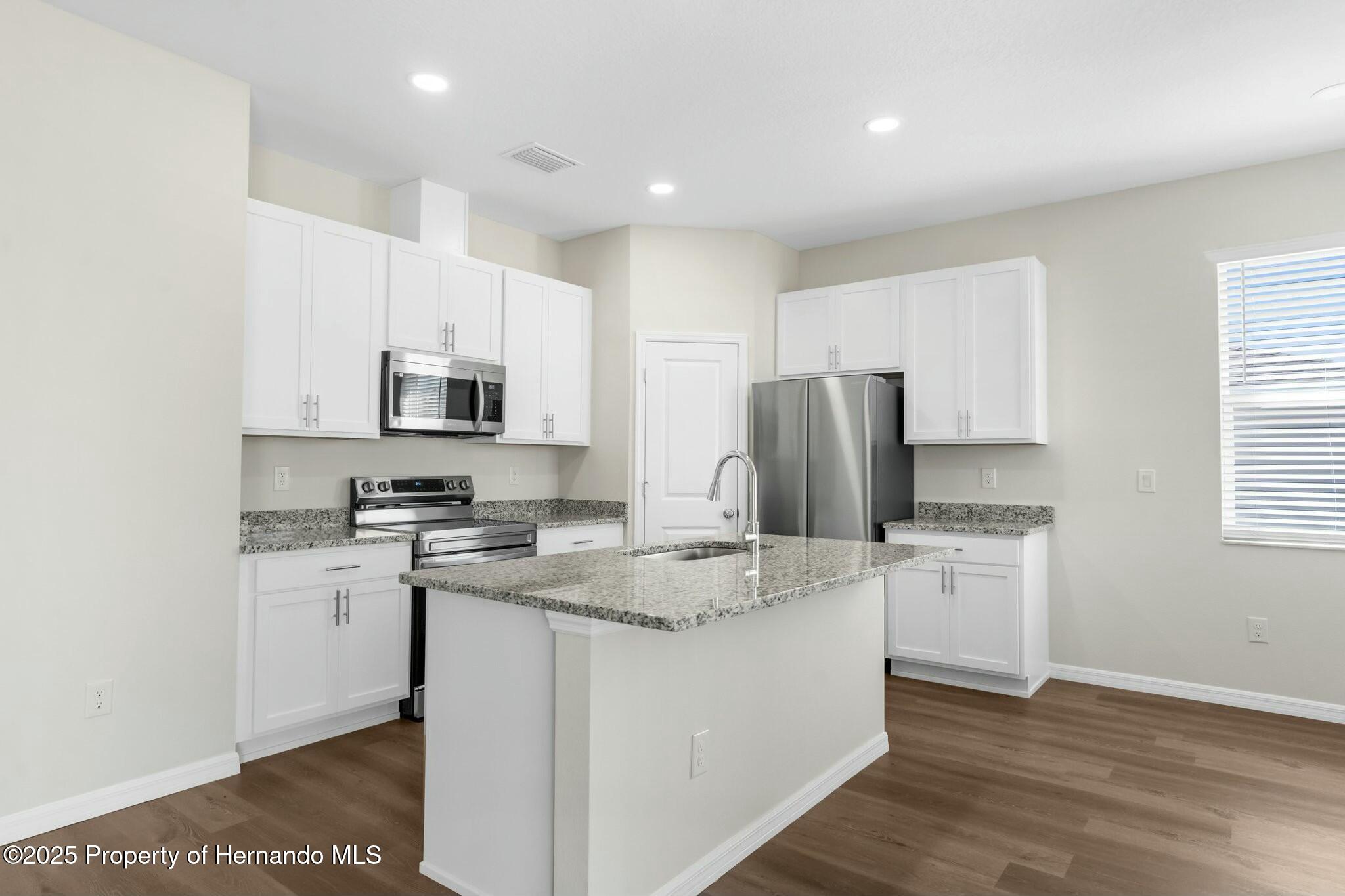 8338 Maybelle Drive, Weeki Wachee, Florida image 15