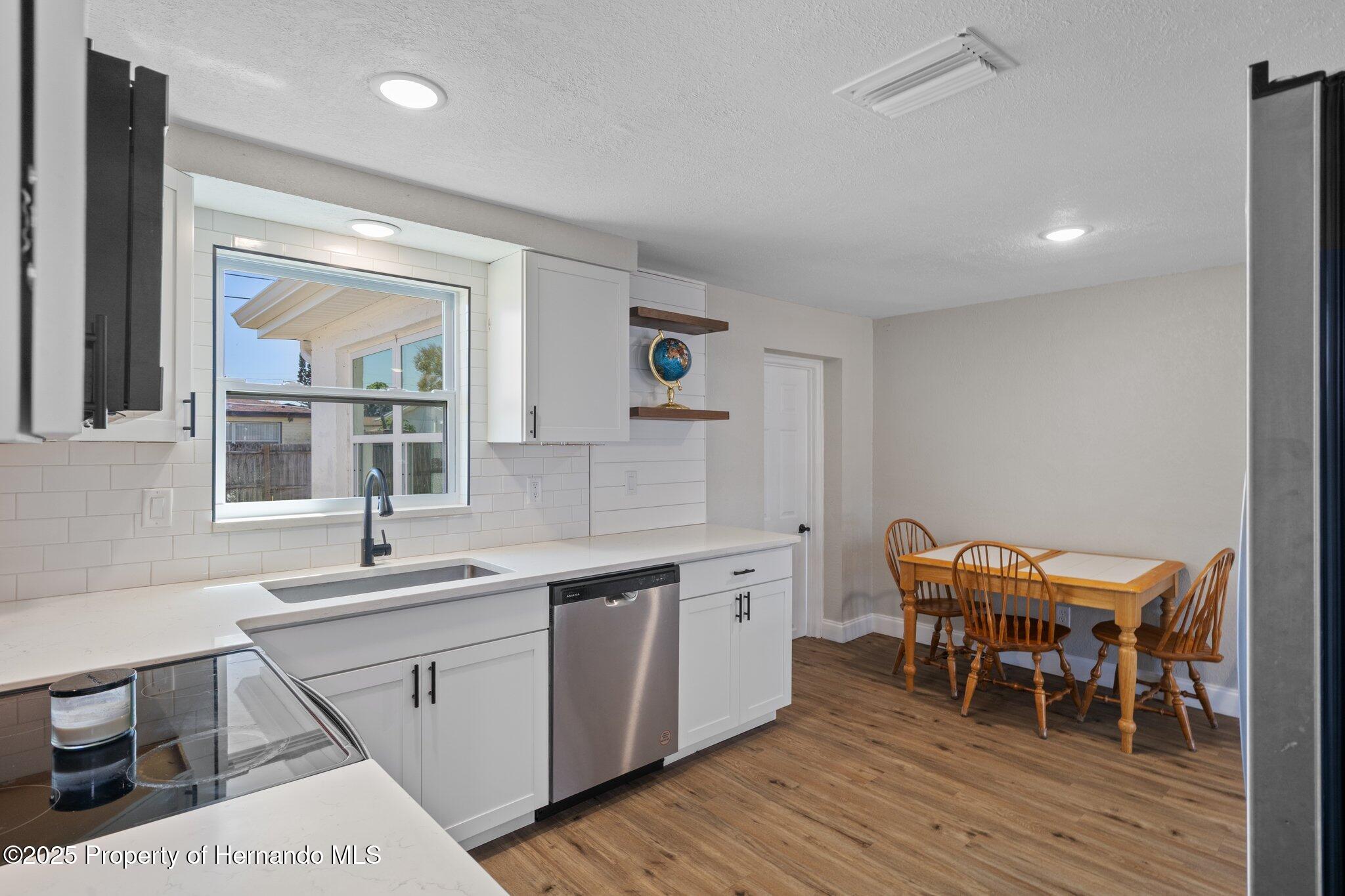 4750 Foothill Drive, Holiday, Florida image 13