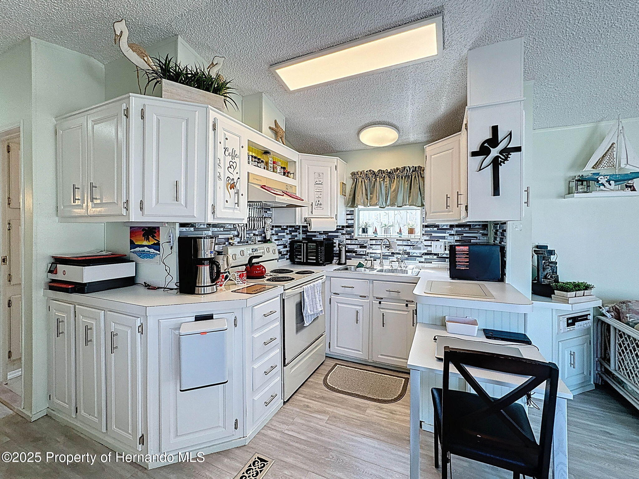 9482 Gray Fox Dr, Weeki Wachee, Florida image 10