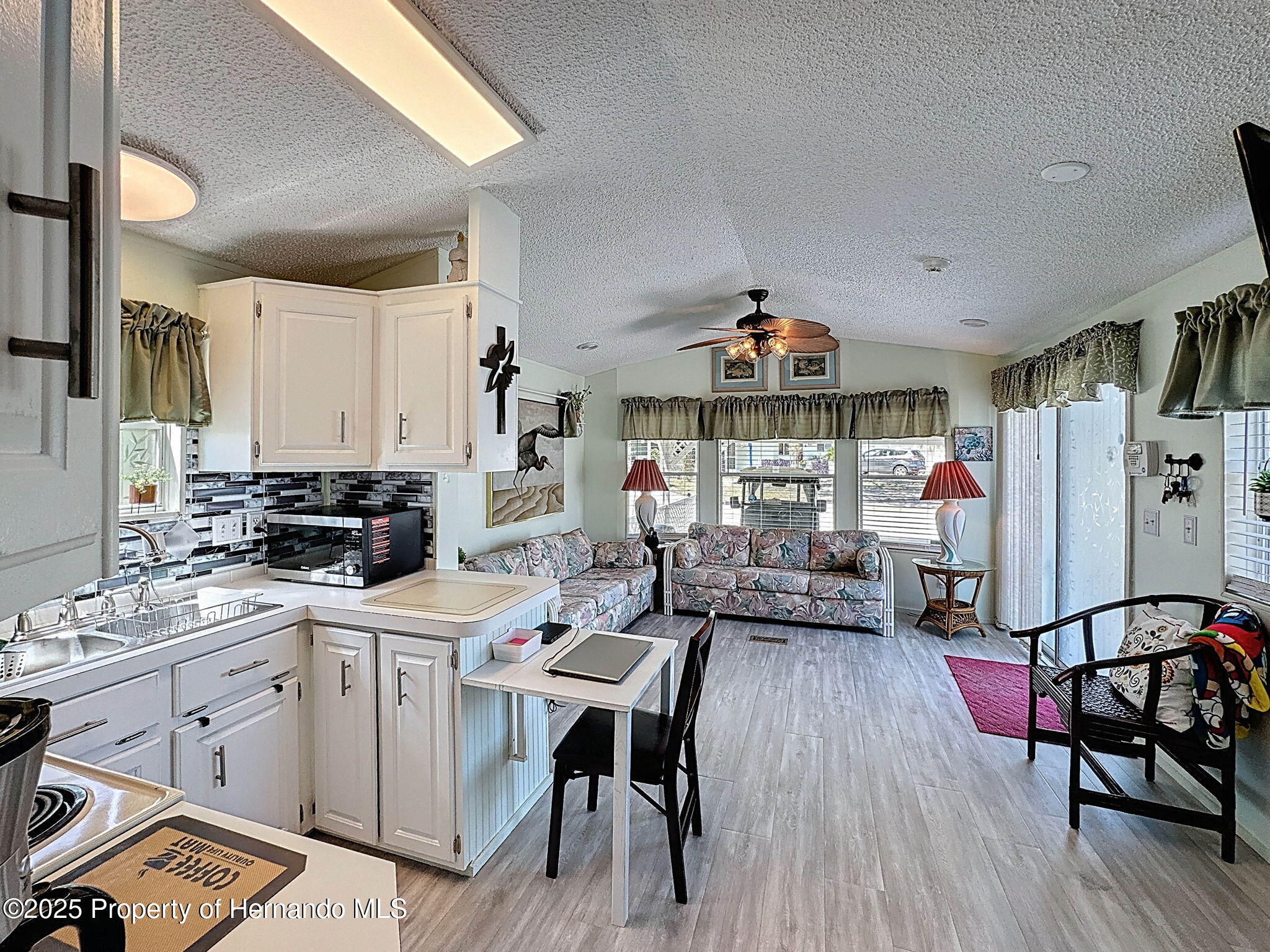 9482 Gray Fox Dr, Weeki Wachee, Florida image 8