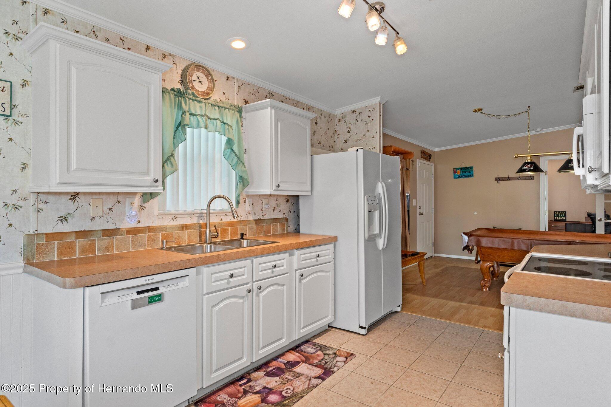 9155 Fontaine Drive, Brooksville, Florida image 2