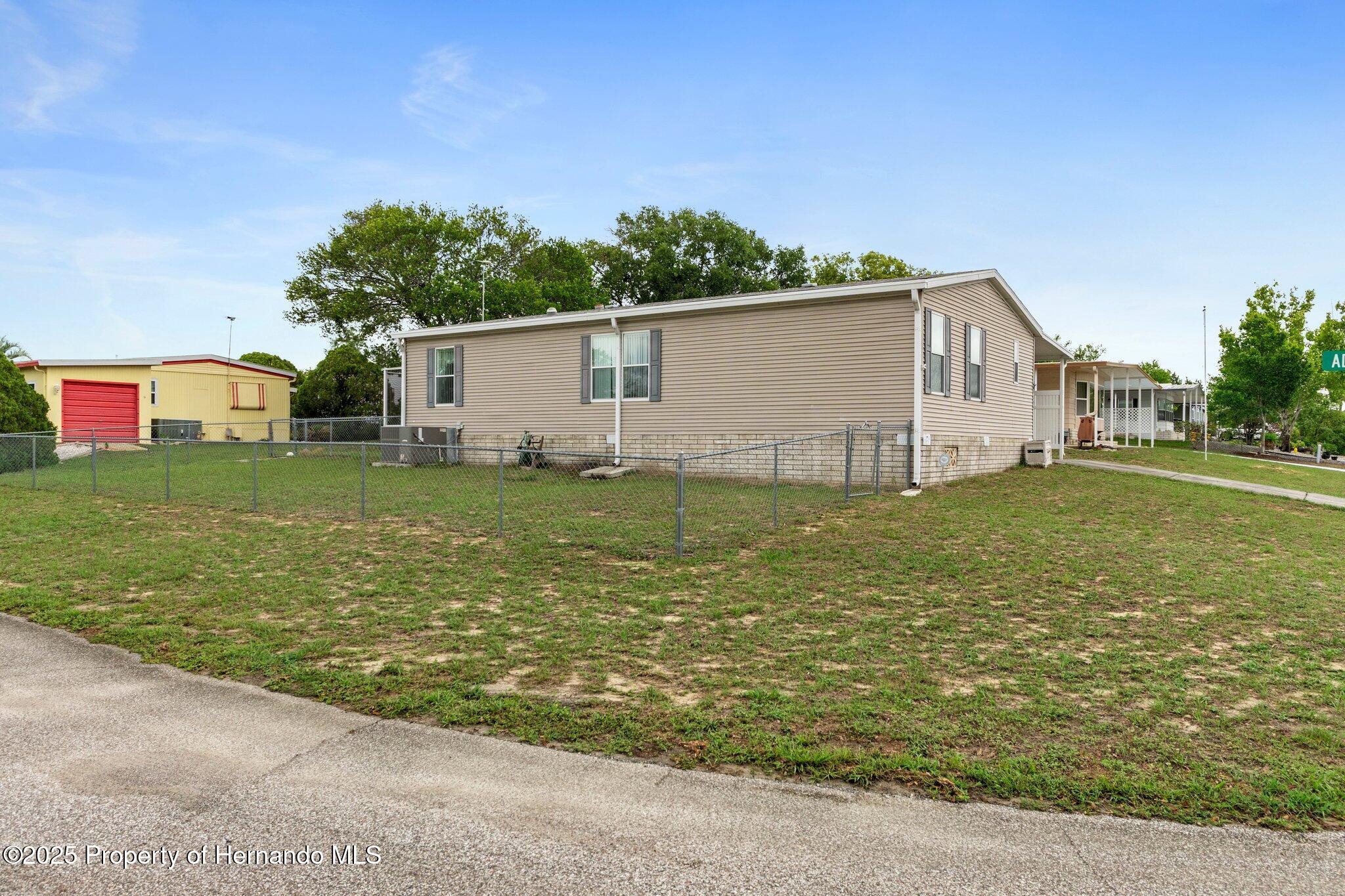 9155 Fontaine Drive, Brooksville, Florida image 17