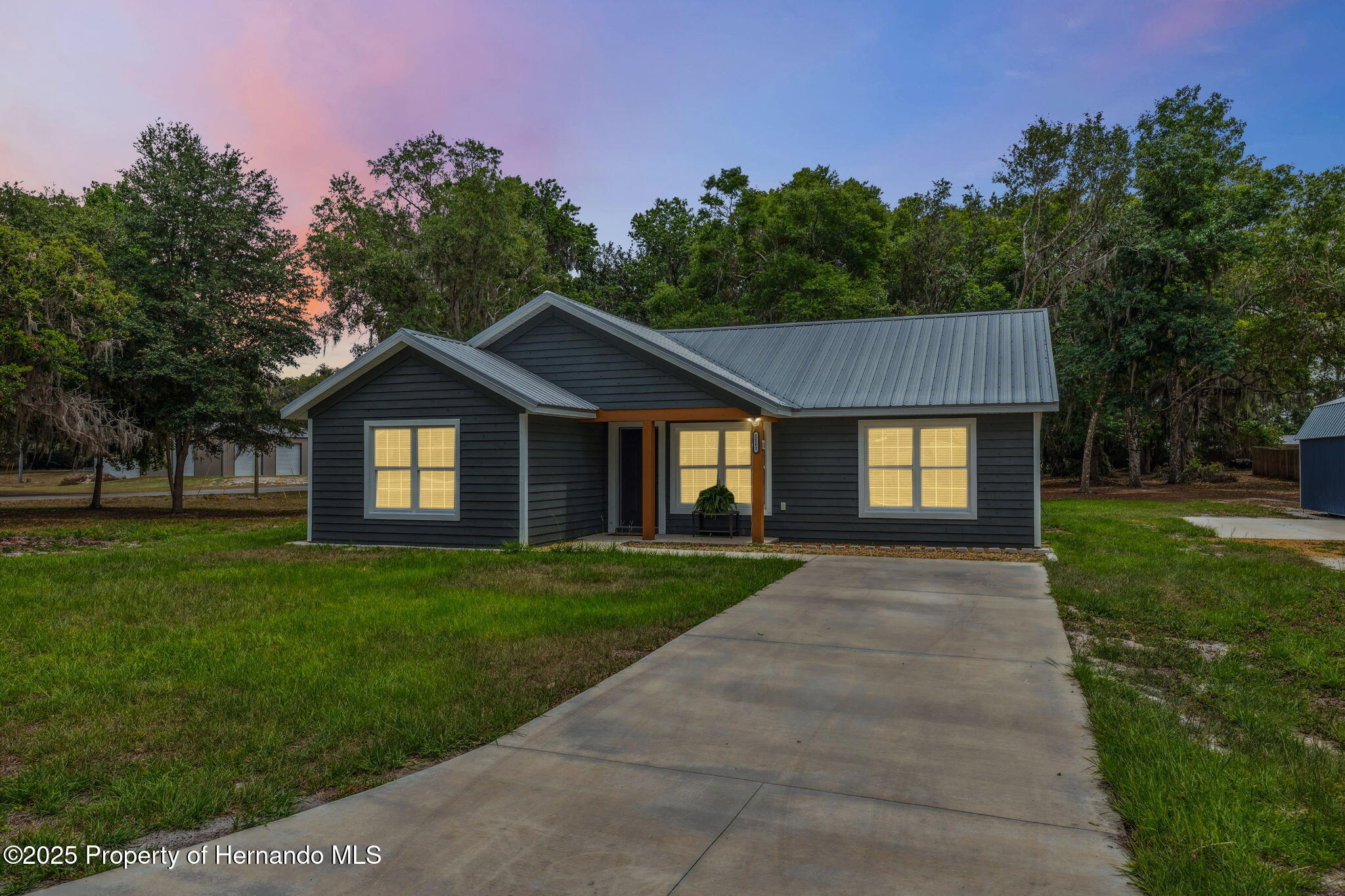 1161 443 County Road, Lake Panasoffkee, Florida image 2