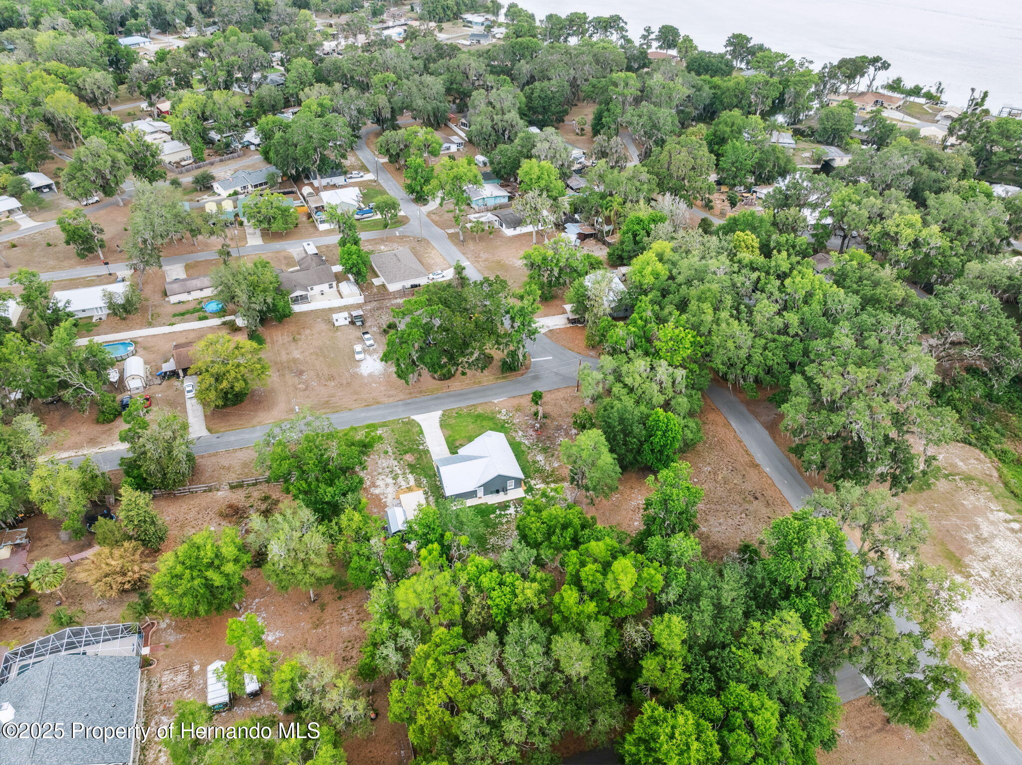 1161 443 County Road, Lake Panasoffkee, Florida image 49