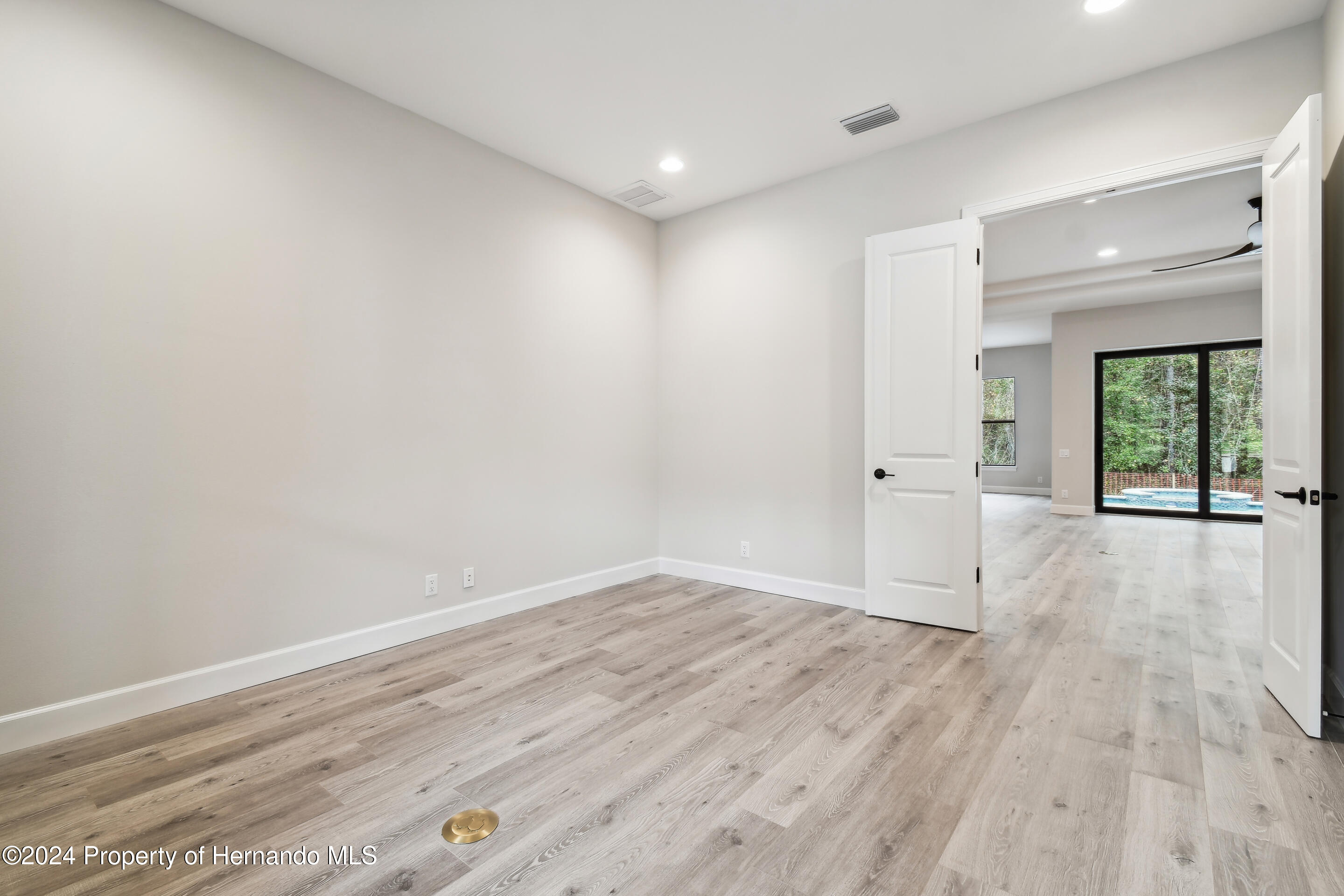 19411 Sheltered Hill Drive, Brooksville, Florida image 9