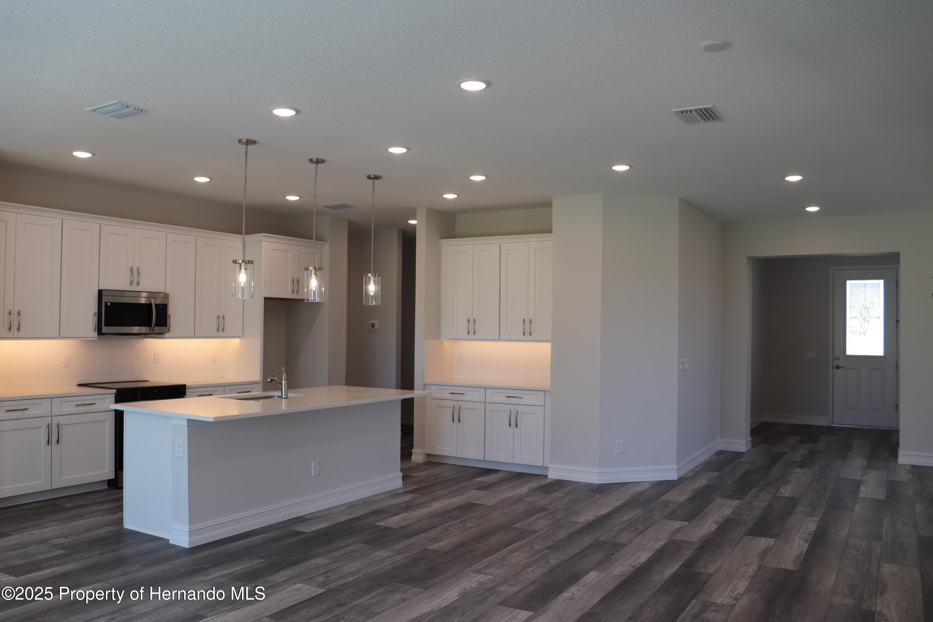 1032 E Allegrie Drive, Beverly Hills, Florida image 11