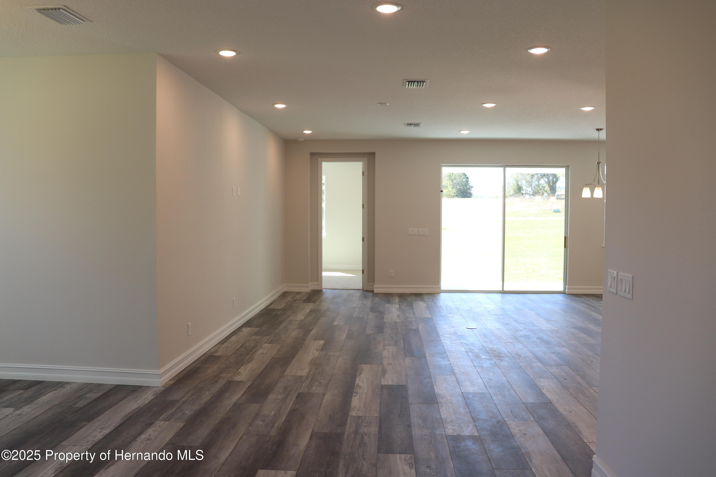 1032 E Allegrie Drive, Beverly Hills, Florida image 17