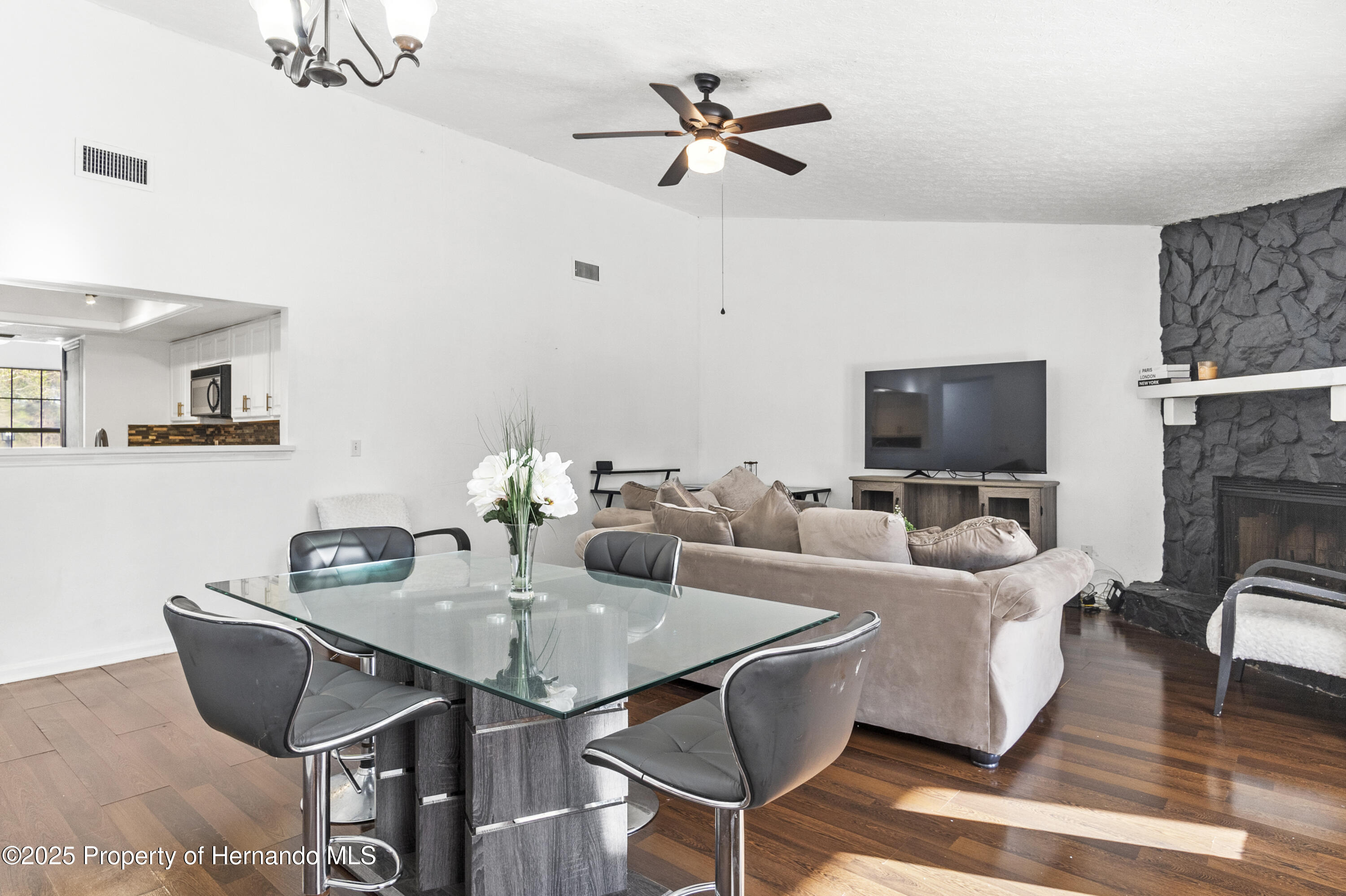 836 Village Drive, Brooksville, Florida image 4