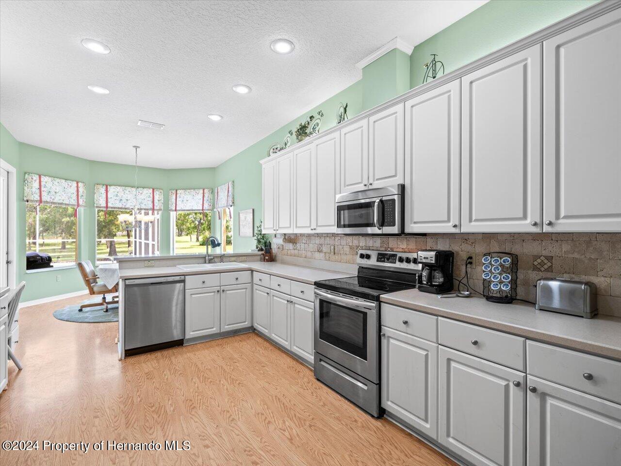 9053 Penelope Drive, Weeki Wachee, Florida image 21