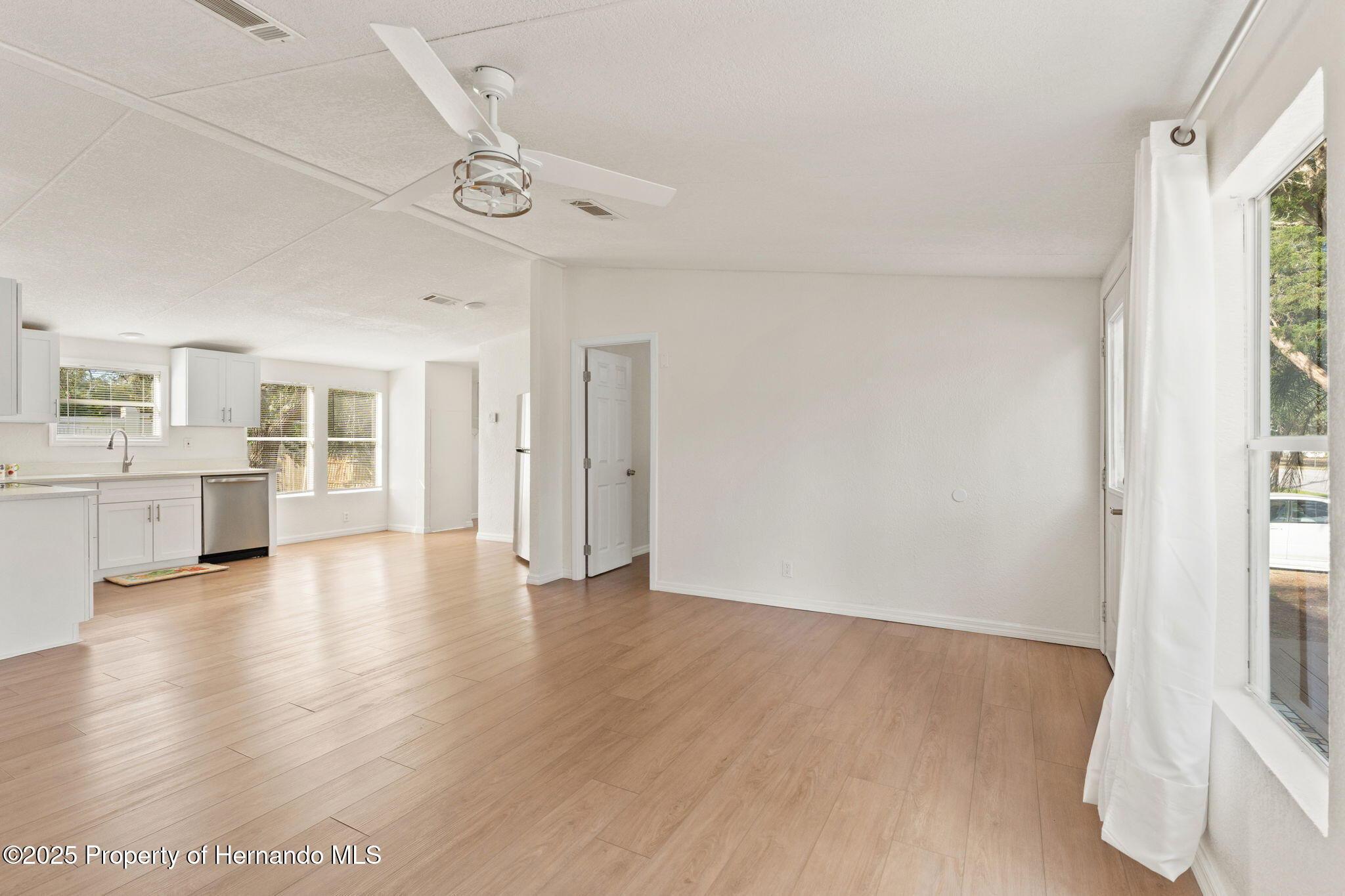7504 Sealawn Drive, Spring Hill, Florida image 9