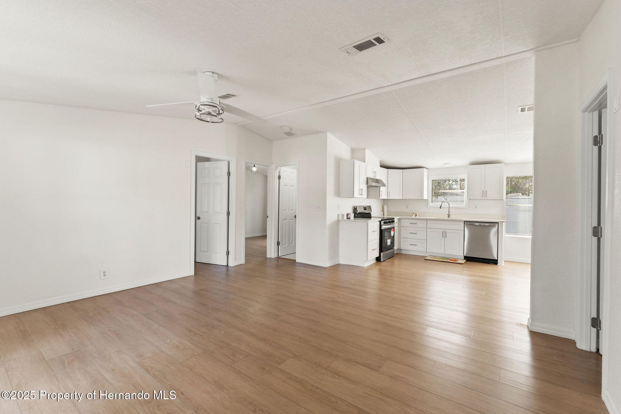 7504 Sealawn Drive, Spring Hill, Florida image 5