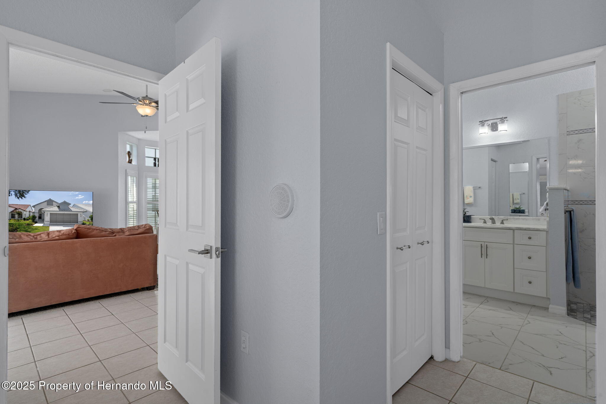 Weeki Wachee, Florida 34613, United States, 2 Bedrooms Bedrooms, ,2 BathroomsBathrooms,Residential,Pending,214229