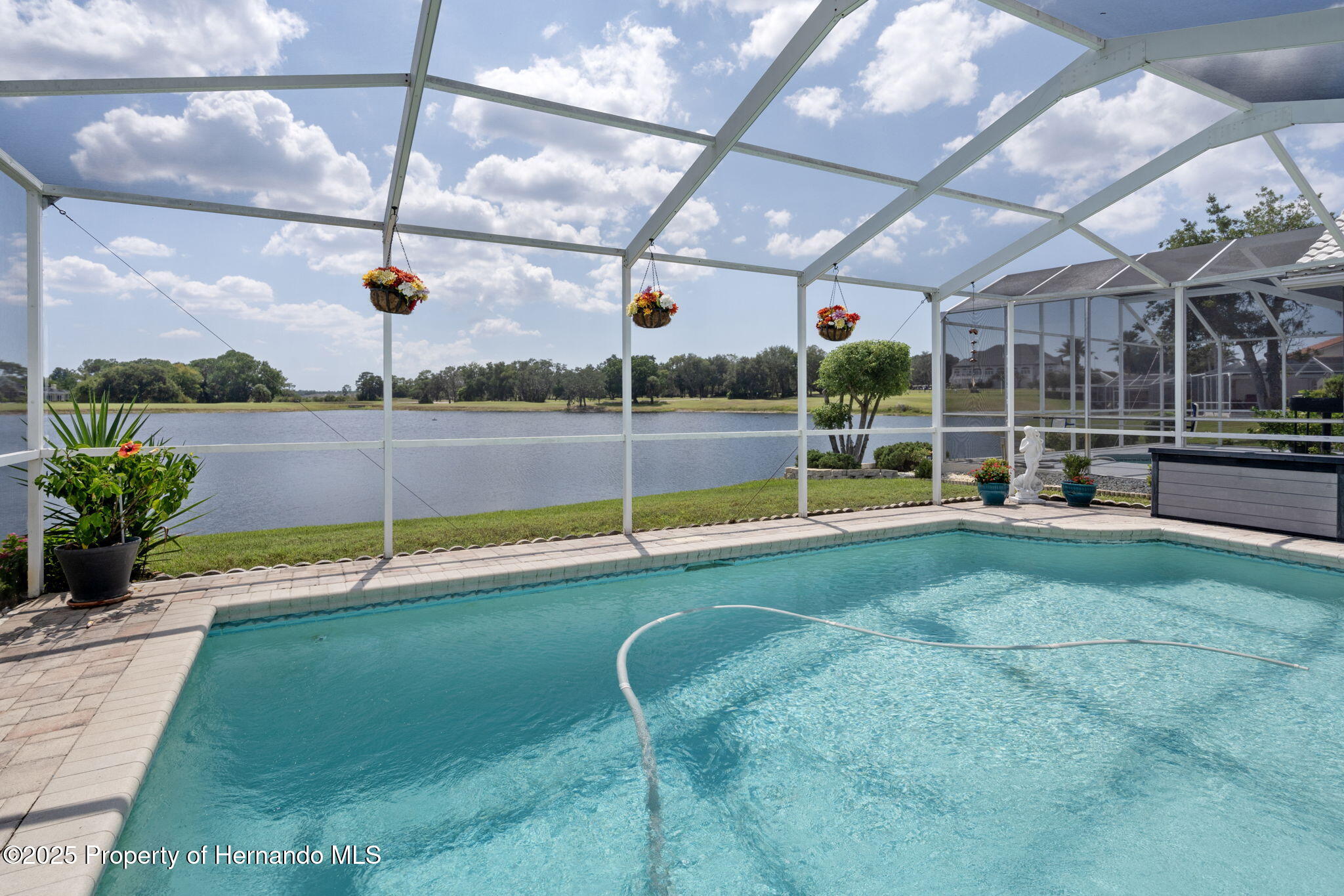 Weeki Wachee, Florida 34613, United States, 2 Bedrooms Bedrooms, ,2 BathroomsBathrooms,Residential,Pending,214229