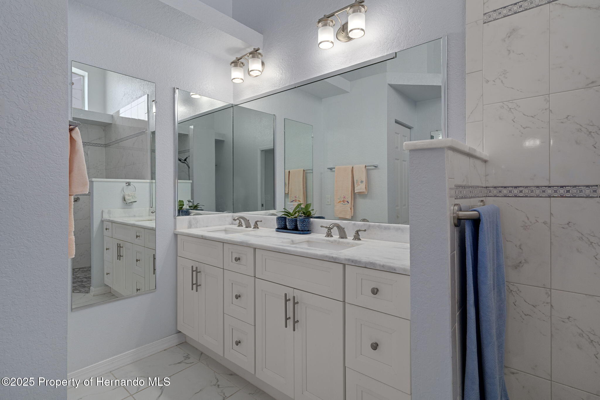 Weeki Wachee, Florida 34613, United States, 2 Bedrooms Bedrooms, ,2 BathroomsBathrooms,Residential,Pending,214229