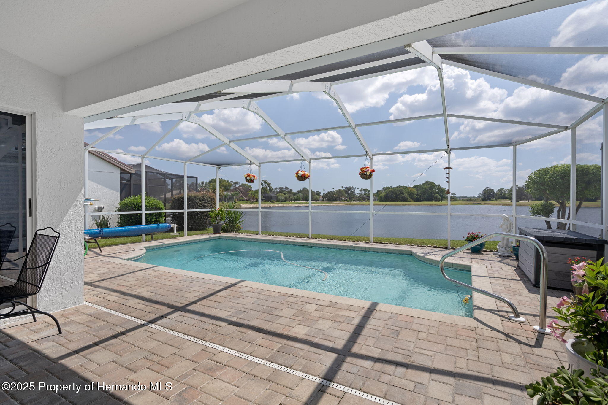 Weeki Wachee, Florida 34613, United States, 2 Bedrooms Bedrooms, ,2 BathroomsBathrooms,Residential,Pending,214229