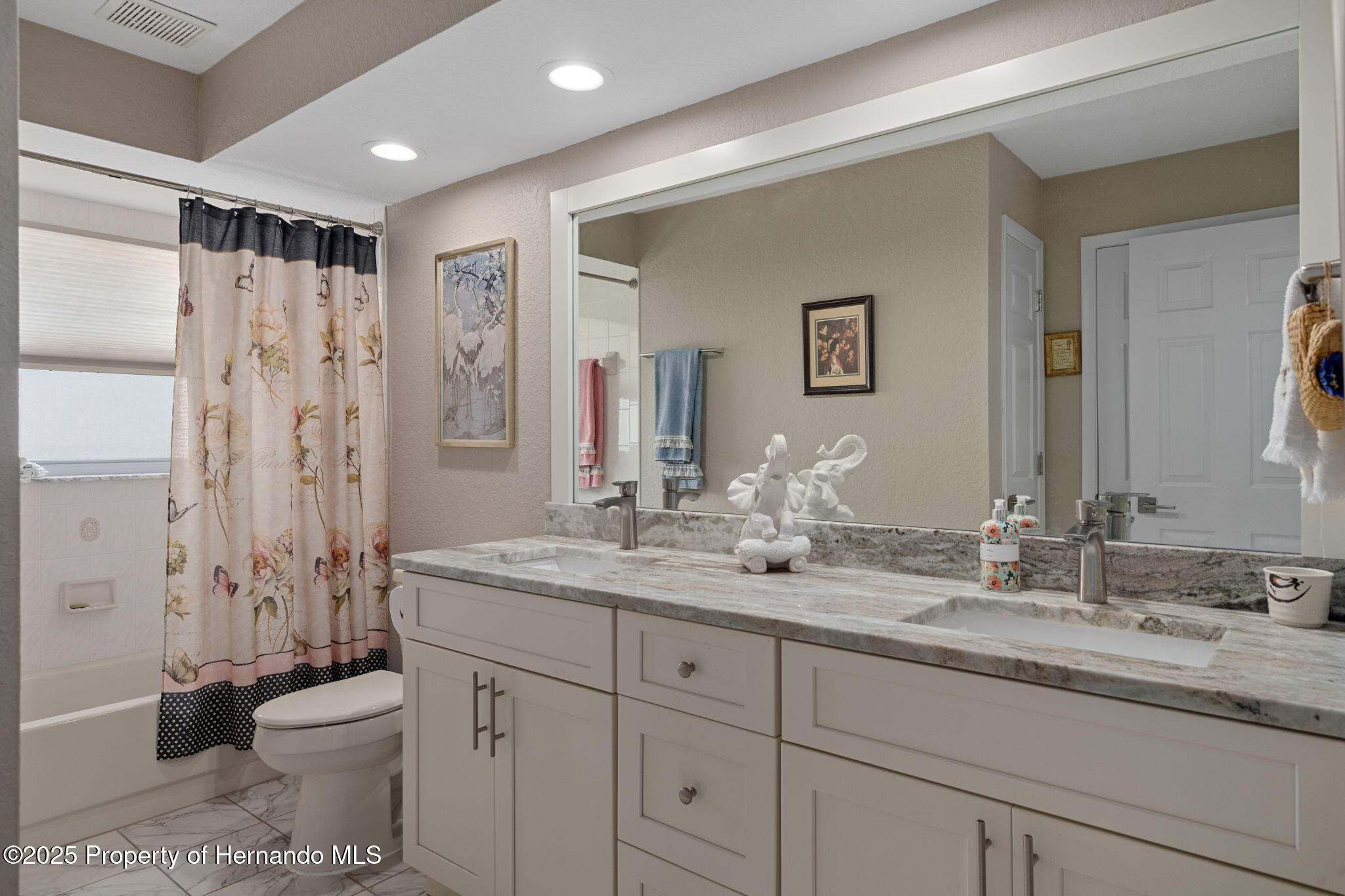 Weeki Wachee, Florida 34613, United States, 2 Bedrooms Bedrooms, ,2 BathroomsBathrooms,Residential,Pending,214229