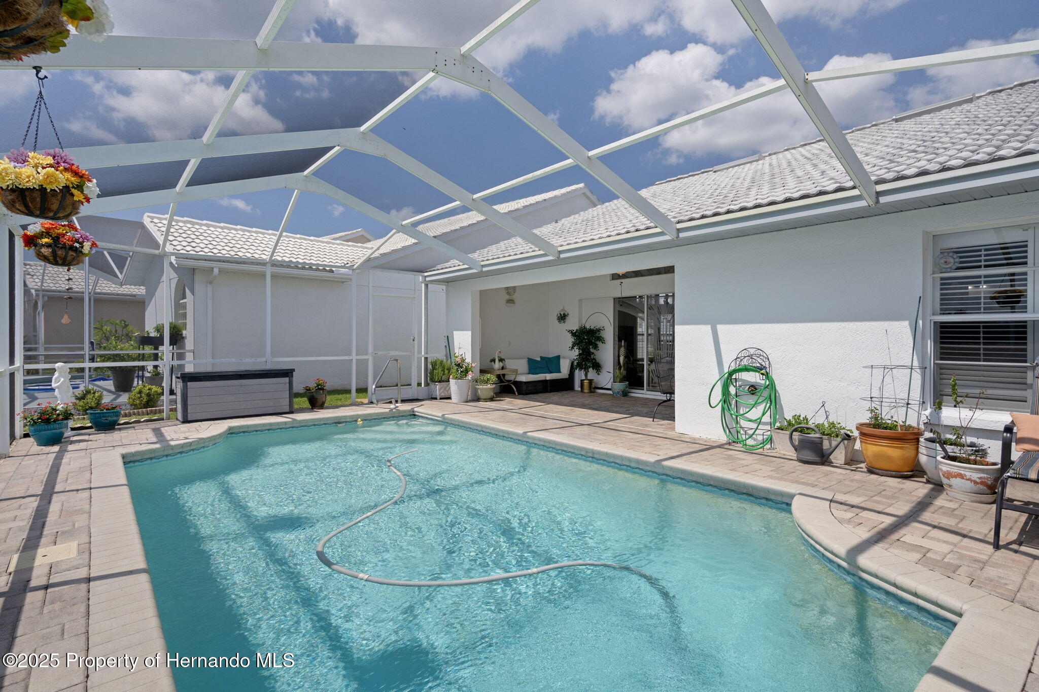 Weeki Wachee, Florida 34613, United States, 2 Bedrooms Bedrooms, ,2 BathroomsBathrooms,Residential,Pending,214229