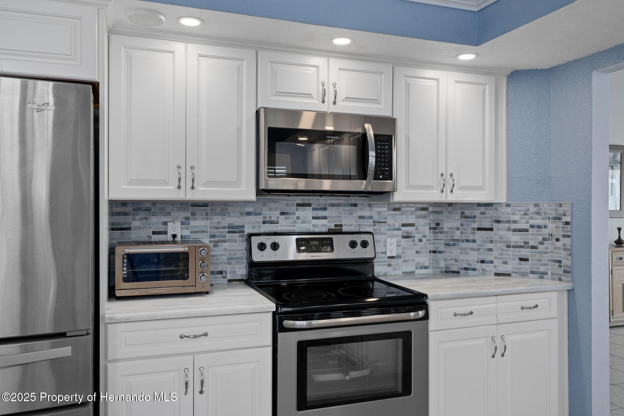 Weeki Wachee, Florida 34613, United States, 2 Bedrooms Bedrooms, ,2 BathroomsBathrooms,Residential,Pending,214229