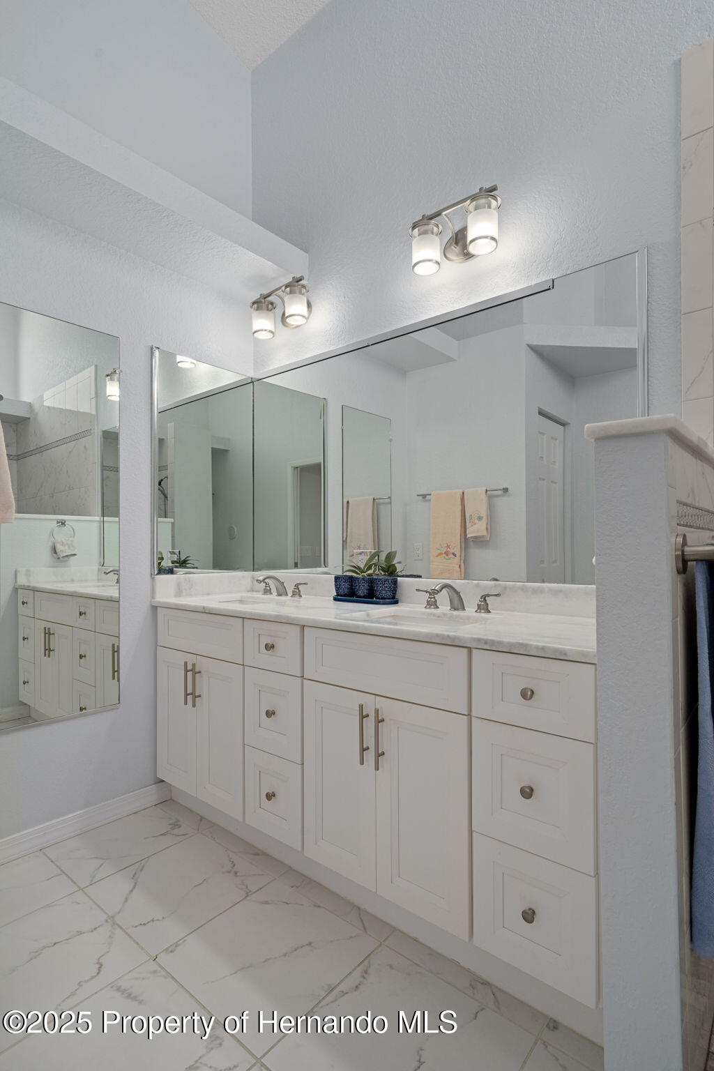 Weeki Wachee, Florida 34613, United States, 2 Bedrooms Bedrooms, ,2 BathroomsBathrooms,Residential,Pending,214229