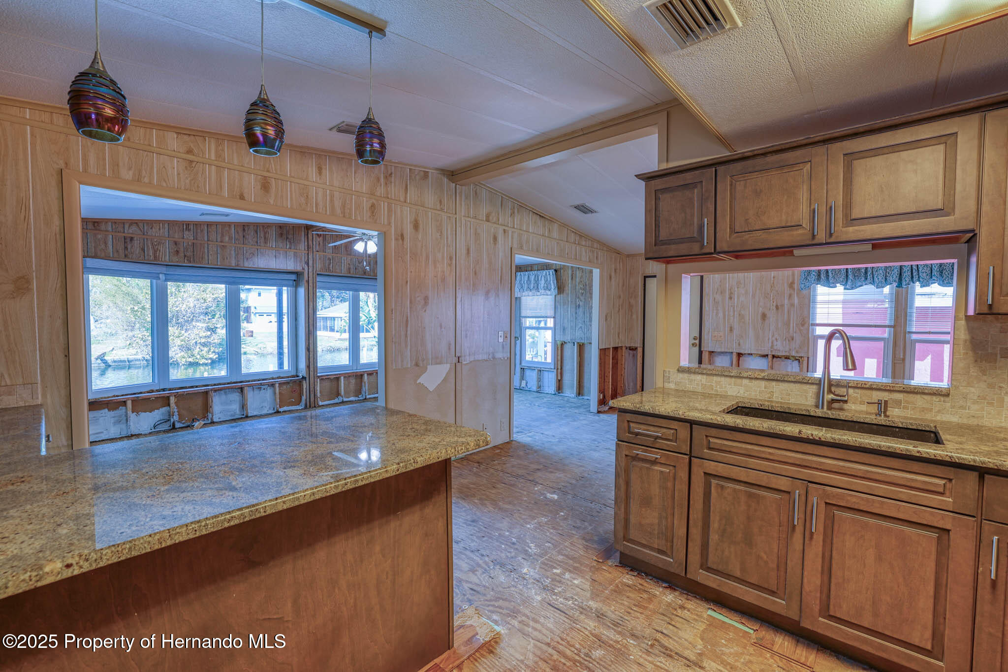 5265 Palisade Drive, Weeki Wachee, Florida image 8