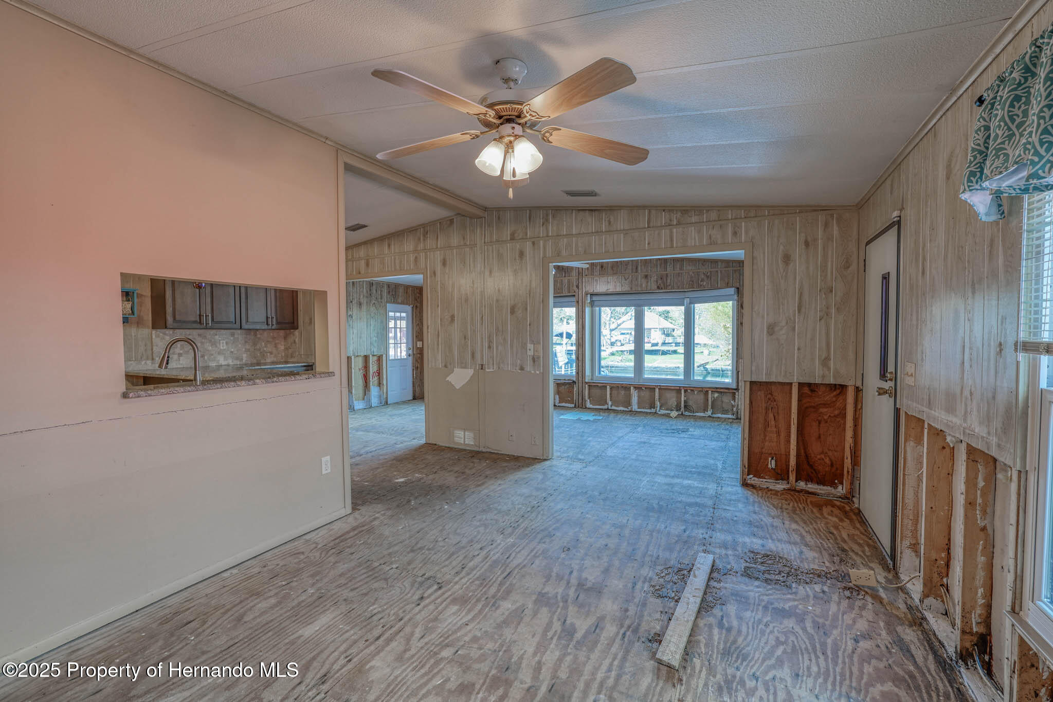 5265 Palisade Drive, Weeki Wachee, Florida image 14