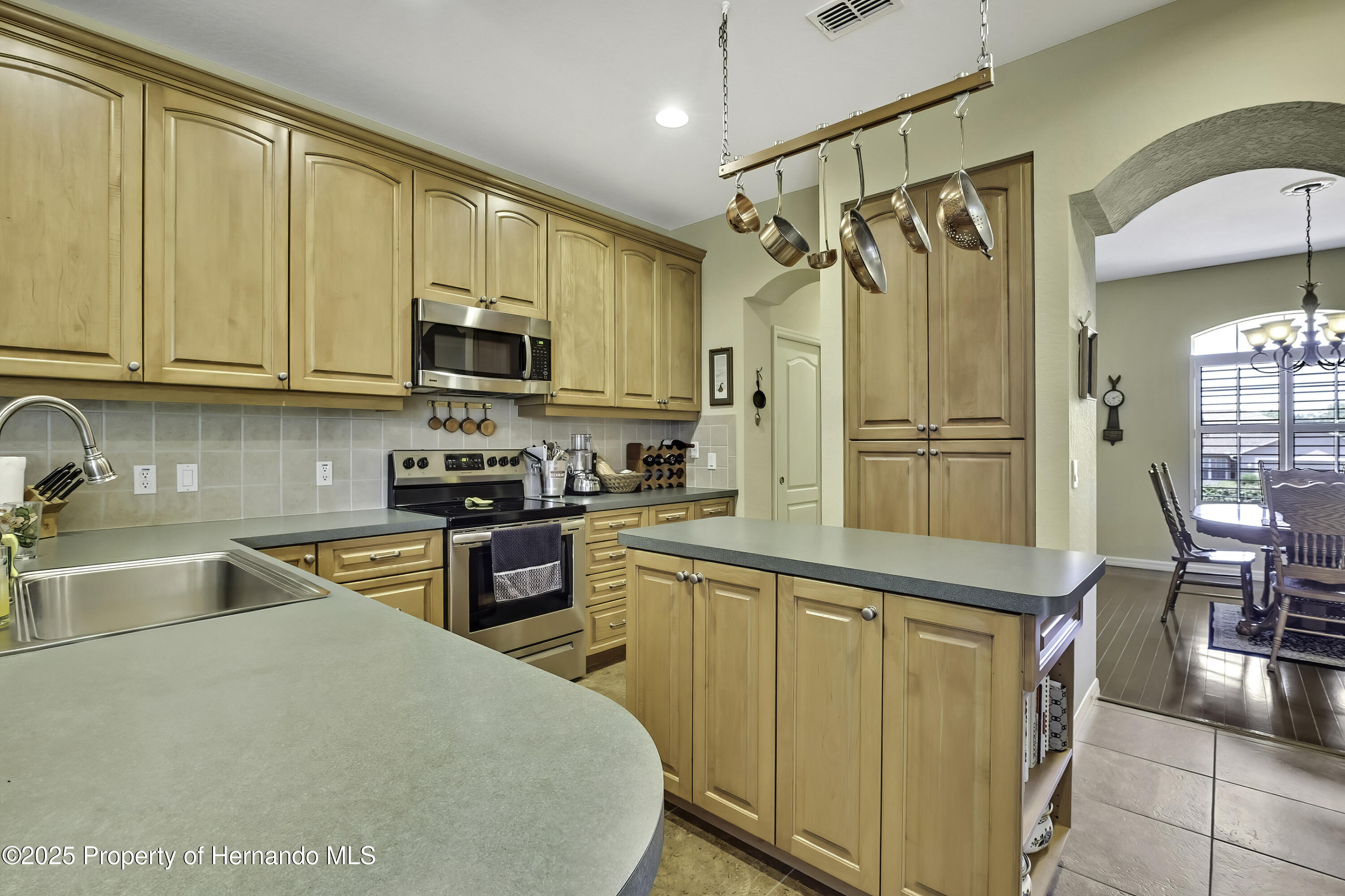 12012 Cromwell Way, Spring Hill, Florida image 12