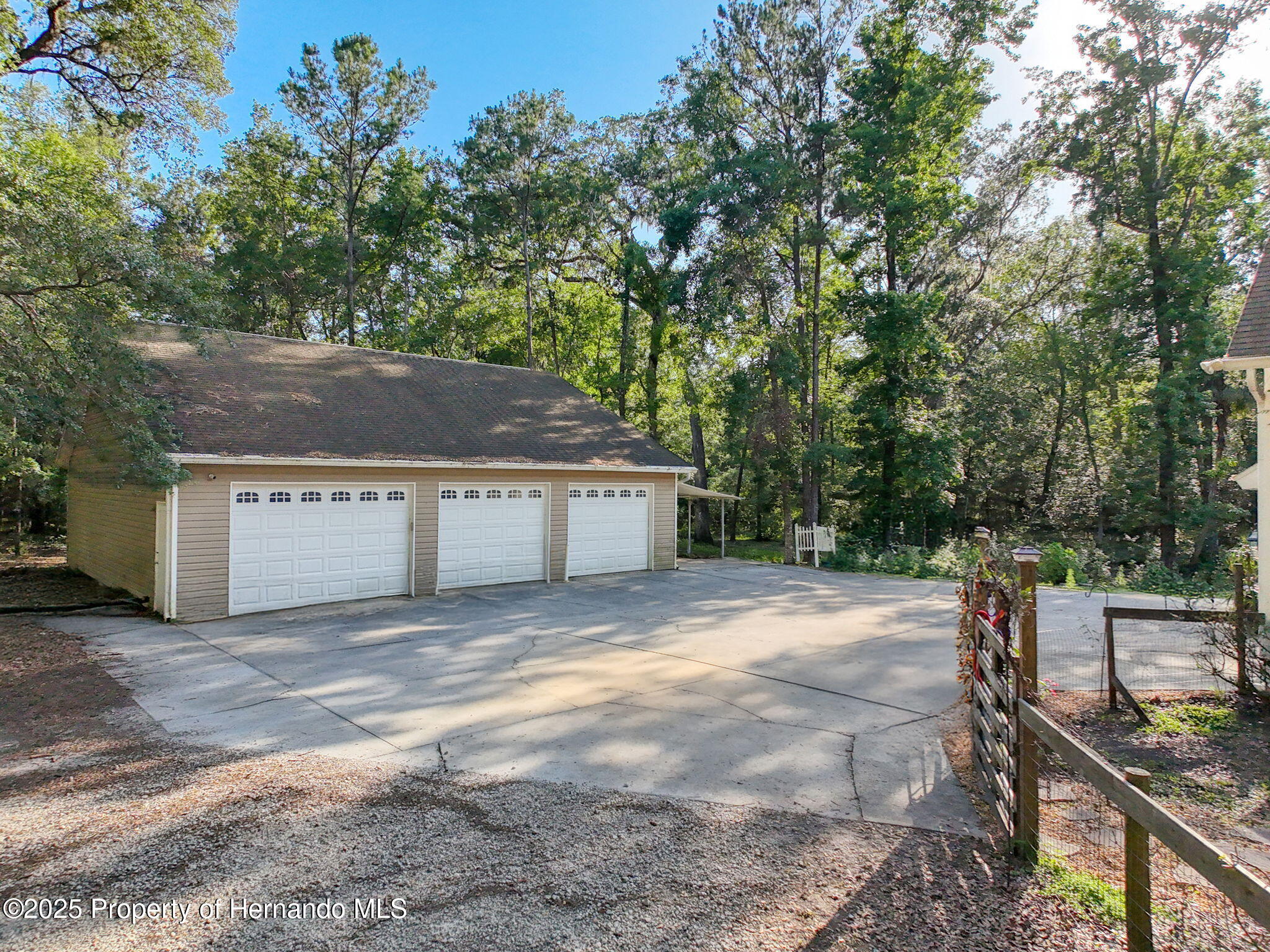 18308 Valor Path, Brooksville, Florida image 13