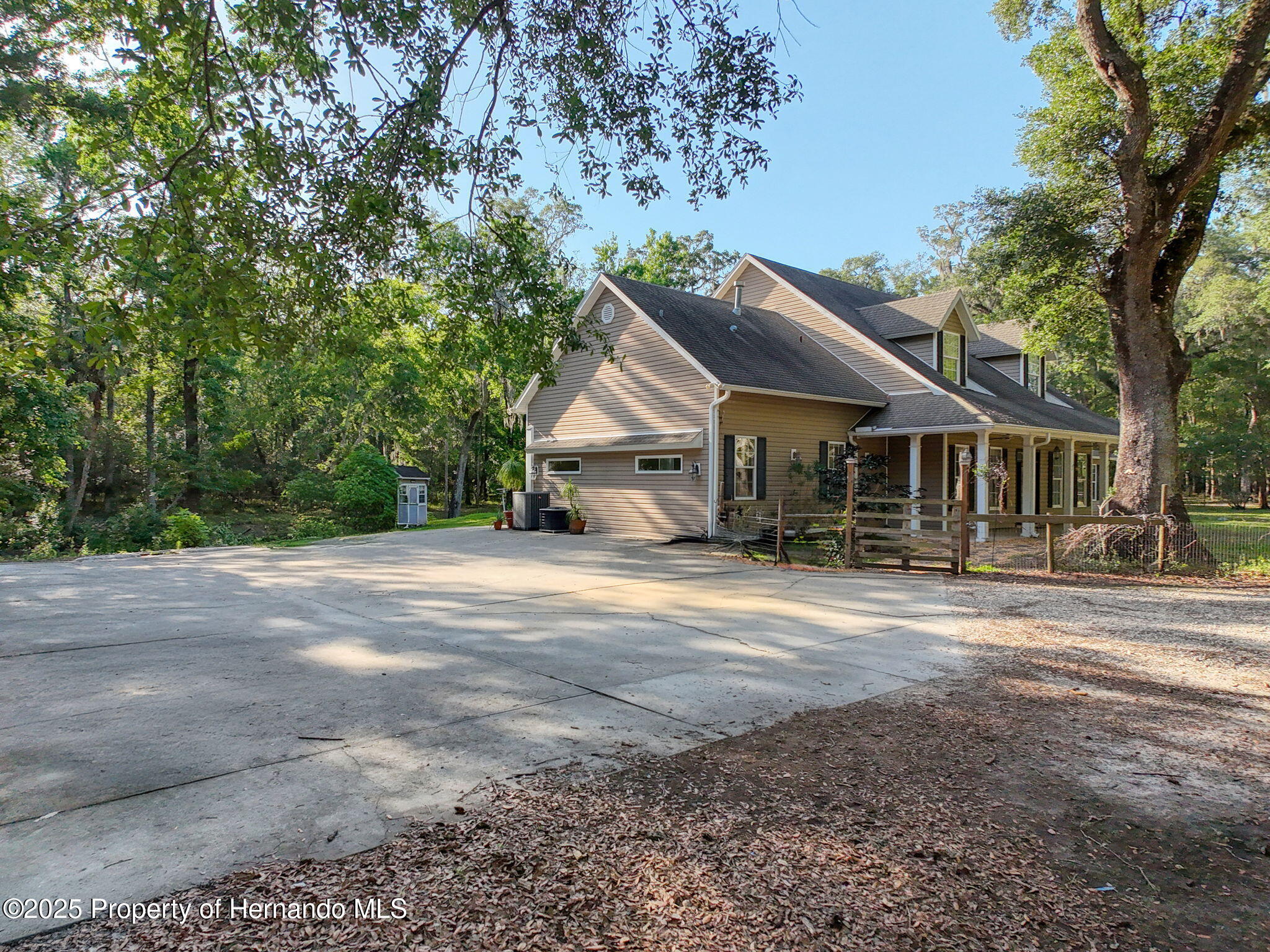 18308 Valor Path, Brooksville, Florida image 14