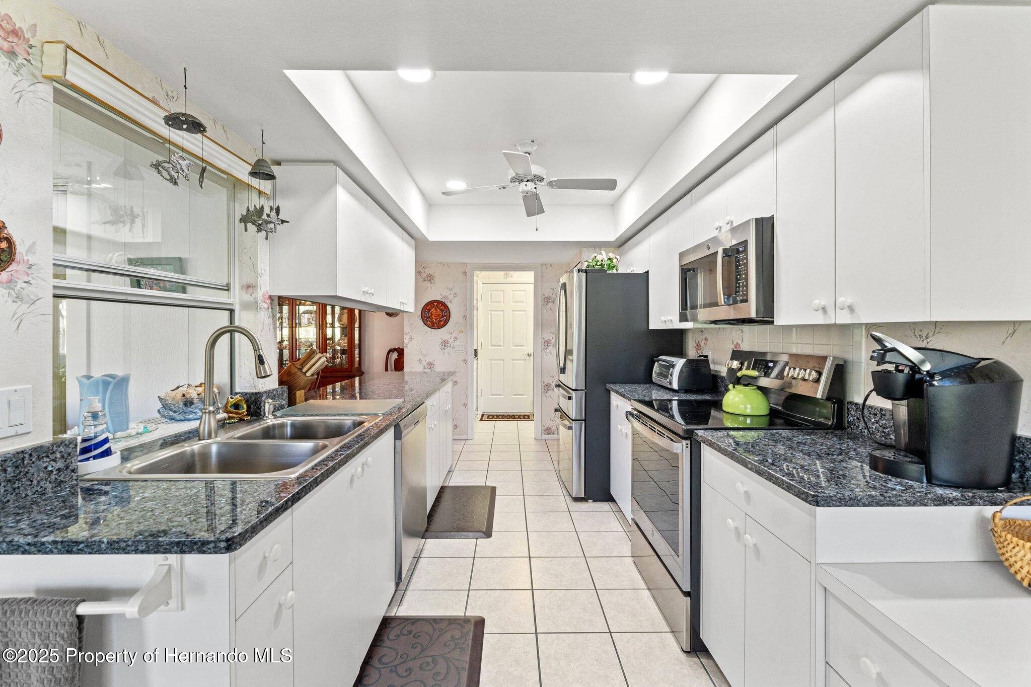 2069 Springmeadow Drive, Spring Hill, Florida image 11
