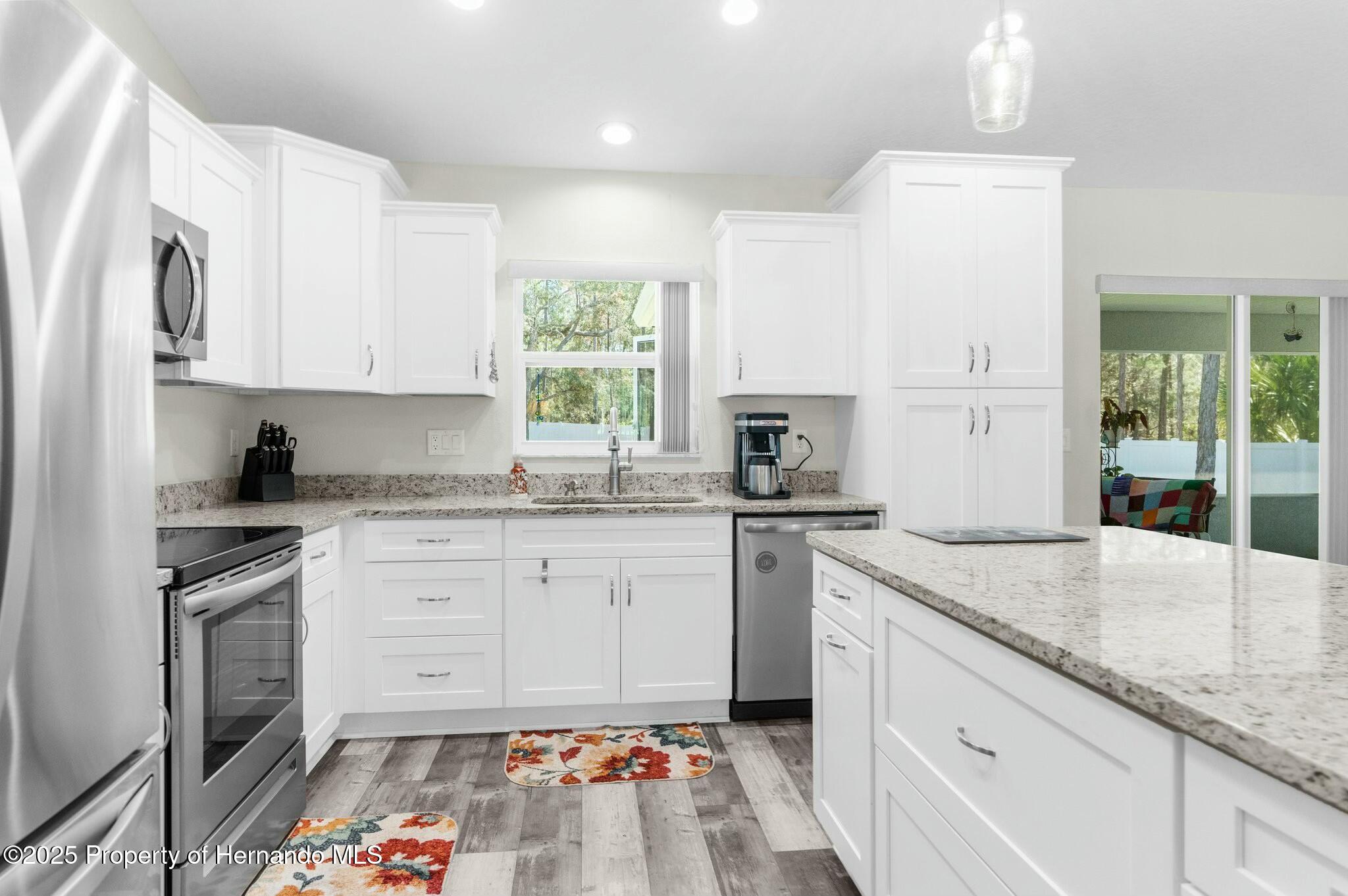 13414 English Parrot Road, Weeki Wachee, Florida image 7
