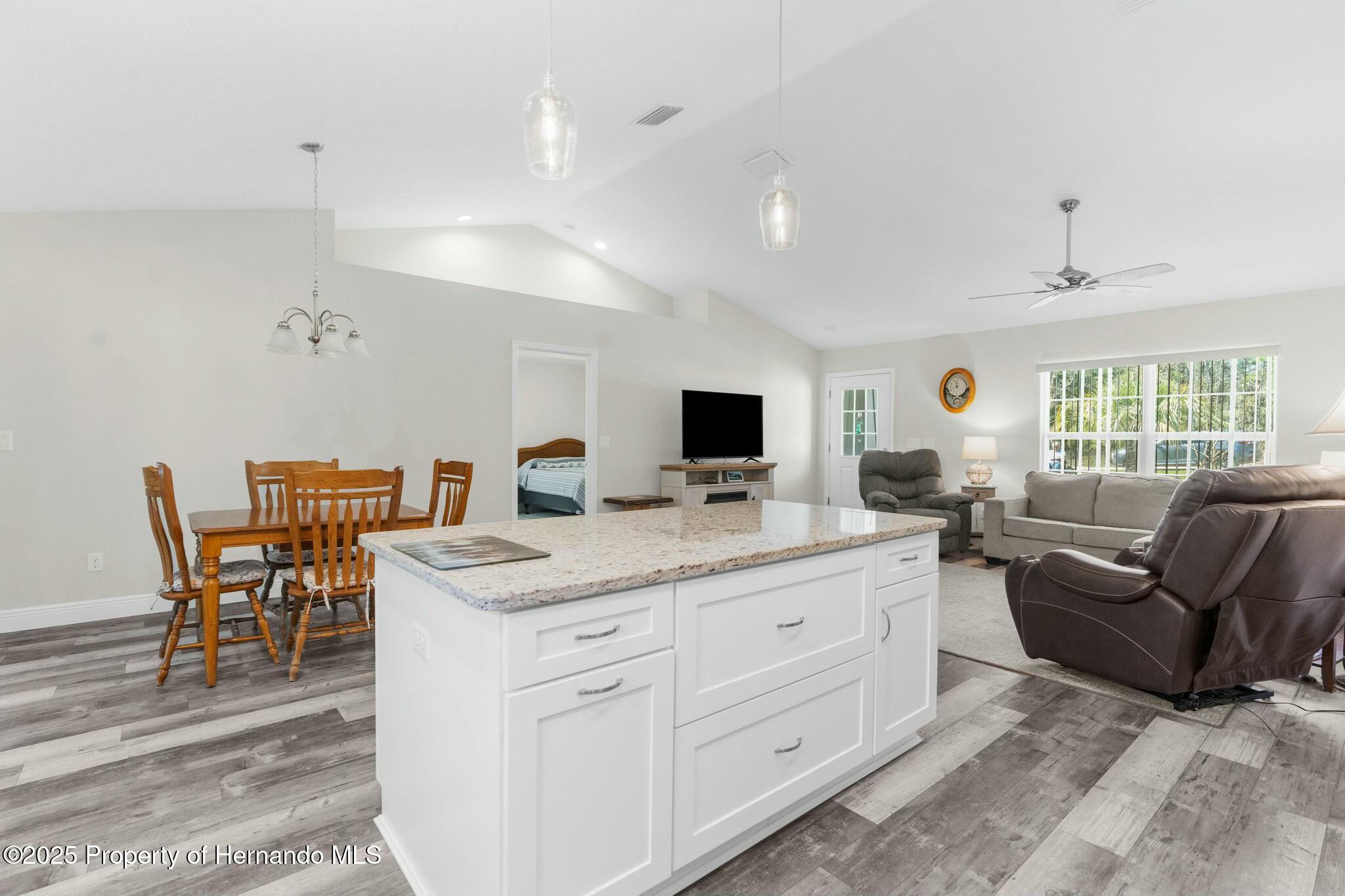 13414 English Parrot Road, Weeki Wachee, Florida image 32