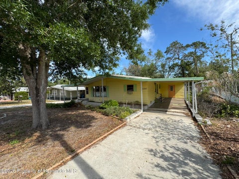 Mobile Home For Sale - 12047 Fairway Avenue<br/> Hernando County, Brooksville, FL 34613