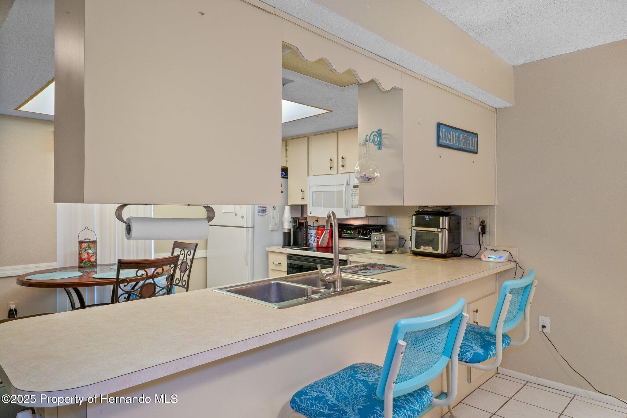 12505 Dearborn Drive, Hudson, Florida image 9