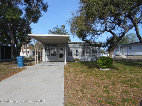 Mobile Home For Sale - 8015 Cedar Cove Avenue<br/> Brooksville, FL 34613