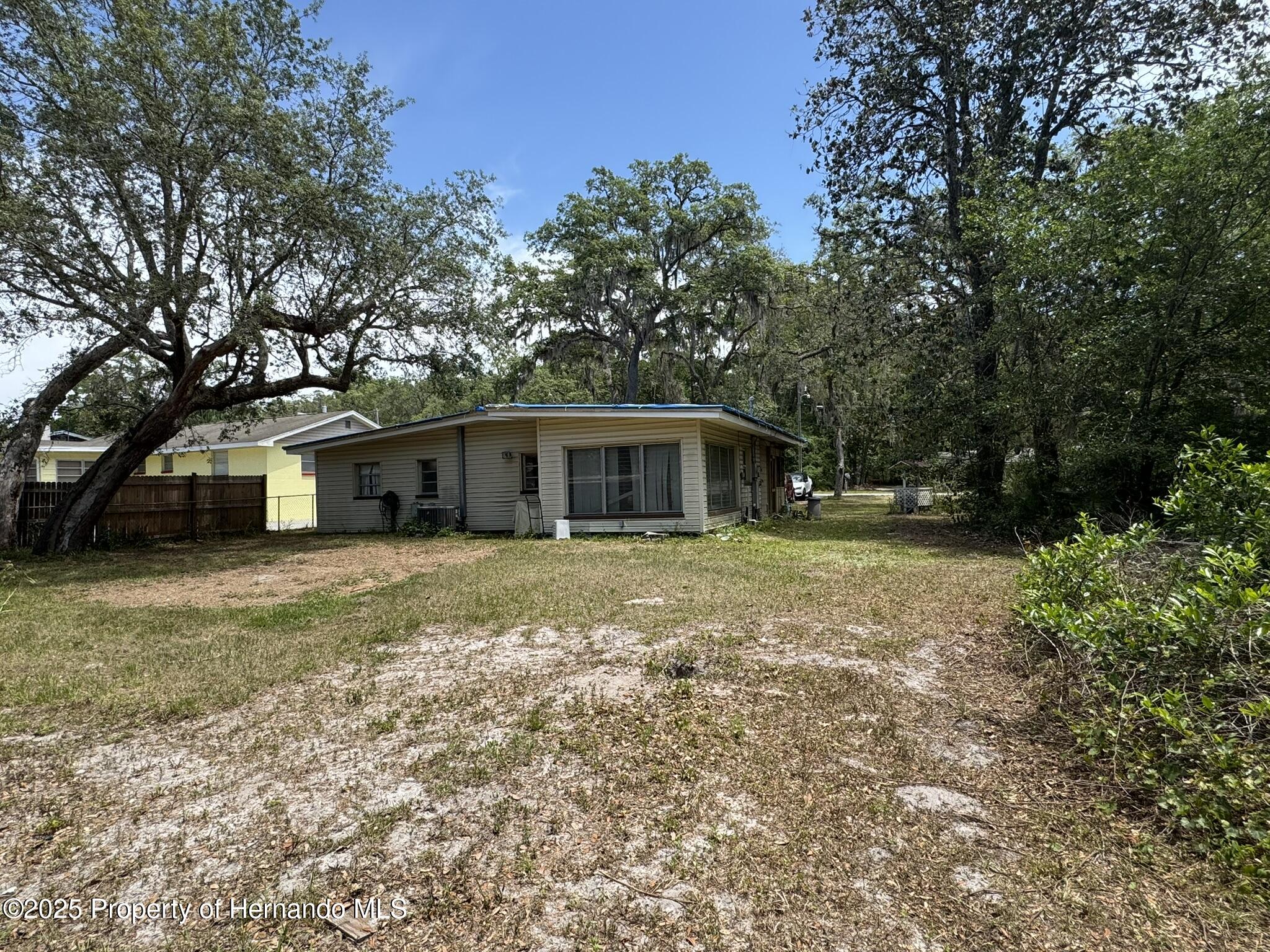 6013 Idle A While Circle, Dade City, Florida image 16
