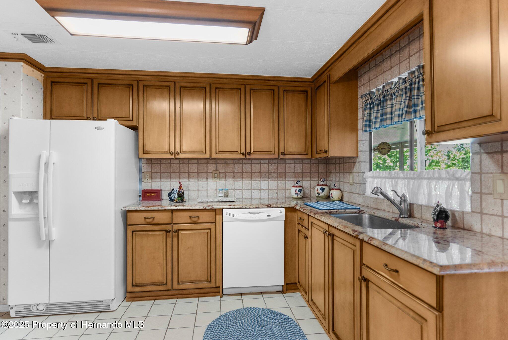 7590 Highpoint Boulevard, Brooksville, Florida image 23