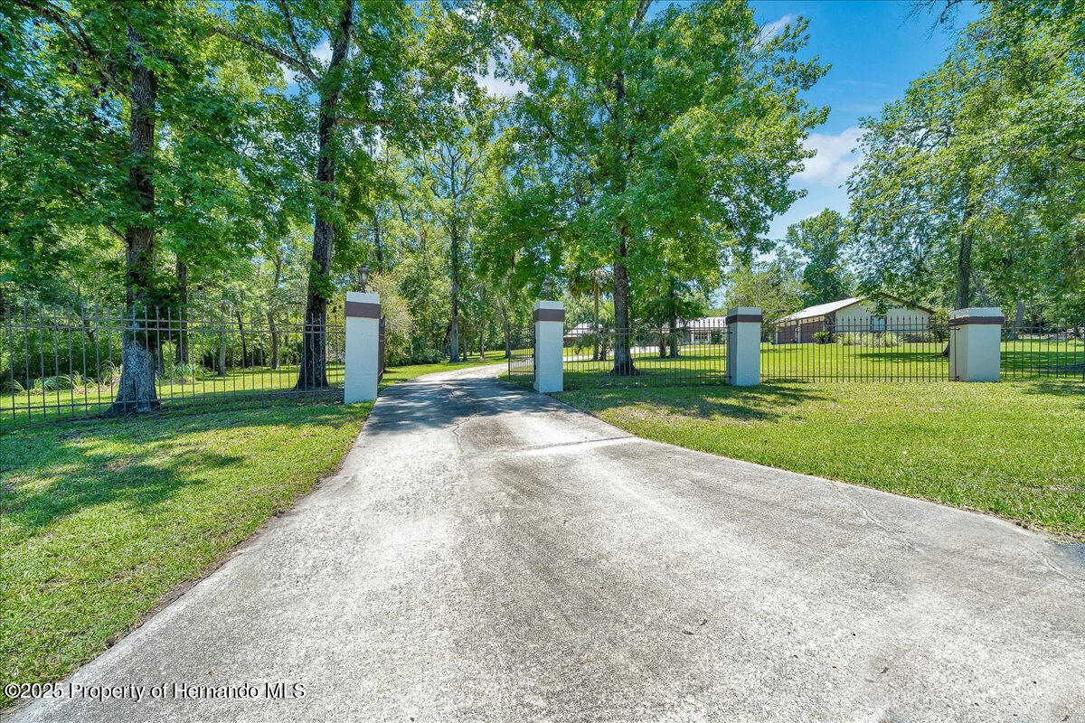 21000 Exeter Court, Brooksville, Florida image 6