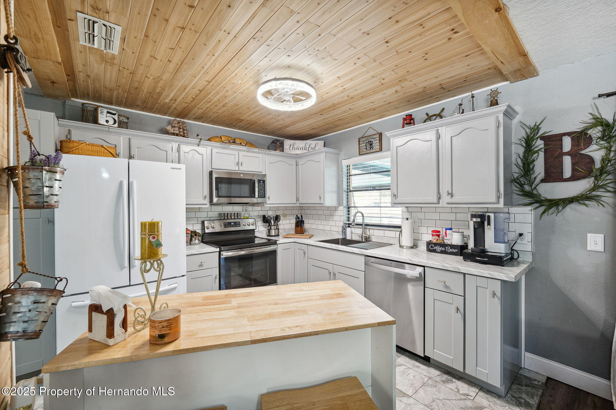 7228 Edinburgh Way, Weeki Wachee, Florida image 14