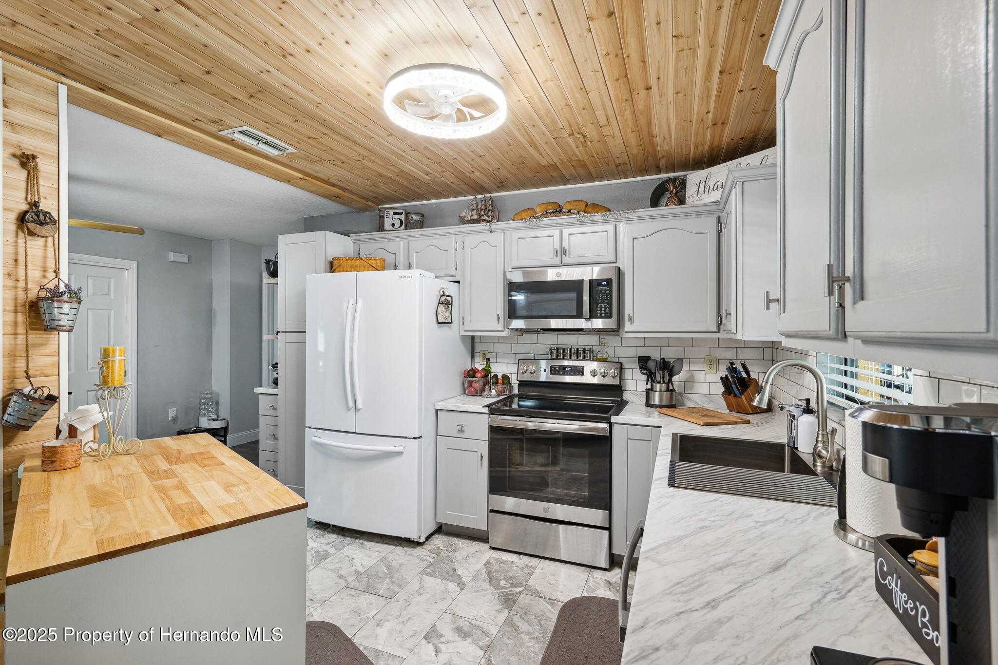 7228 Edinburgh Way, Weeki Wachee, Florida image 15