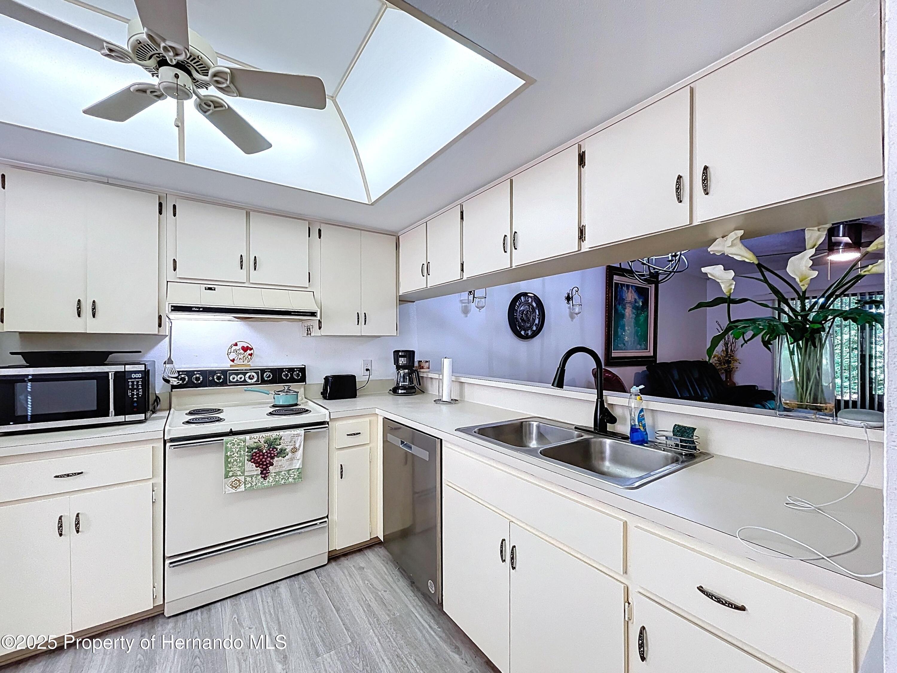 2139 Sea Pines Court, Spring Hill, Florida image 30